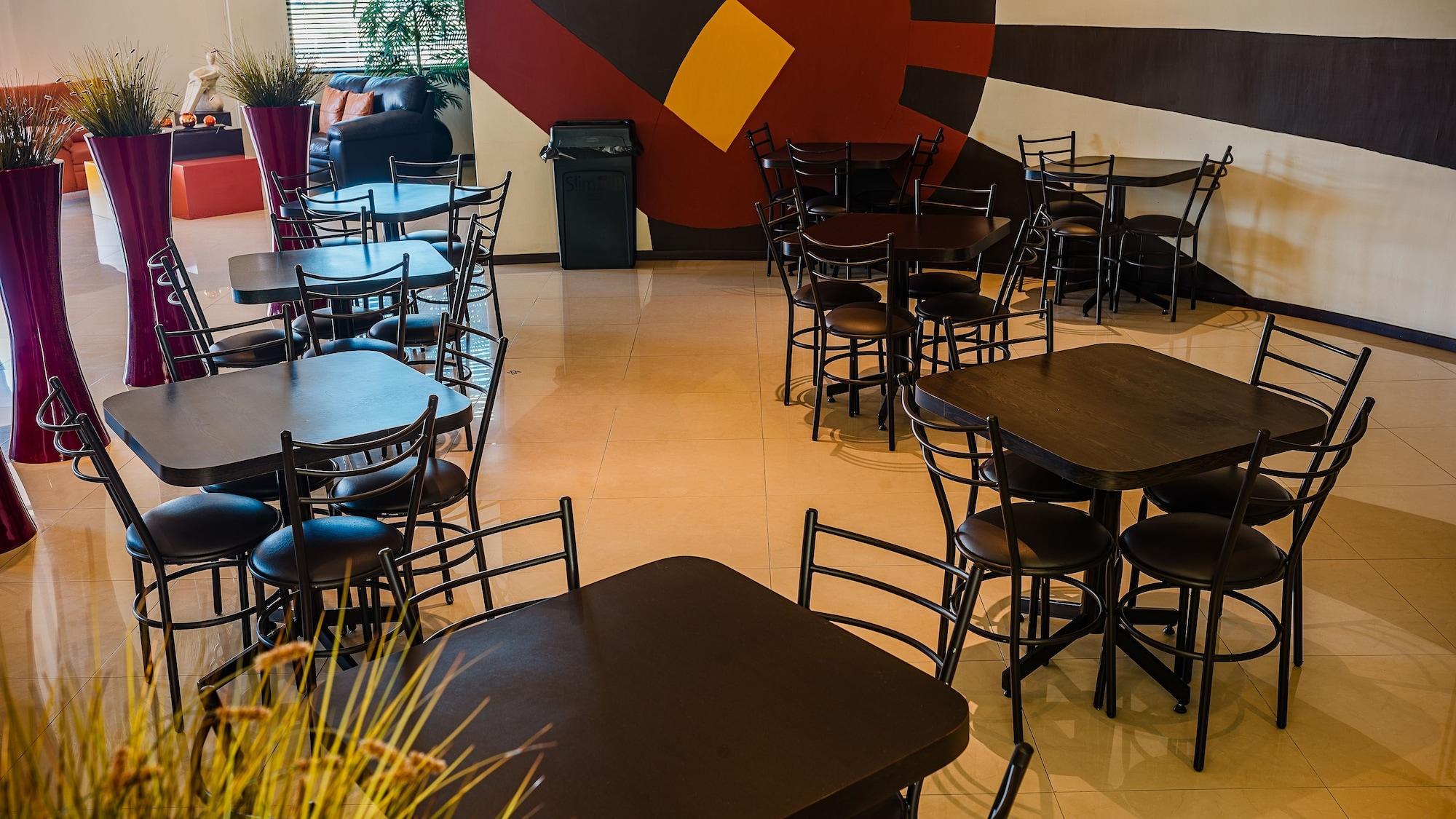 Vista Lobby American Inn Hotel & Suites Delicias