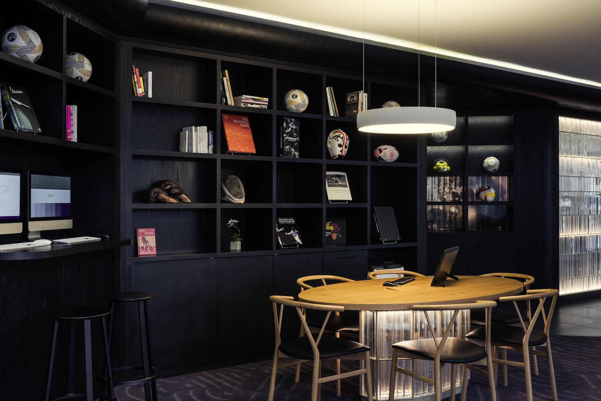 Vista Lobby Mercure Paris Boulogne Aparthotel