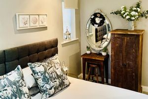 Alquiler Vacacional - Stunning 2-bed-2bath Apt in Whitby With Parking