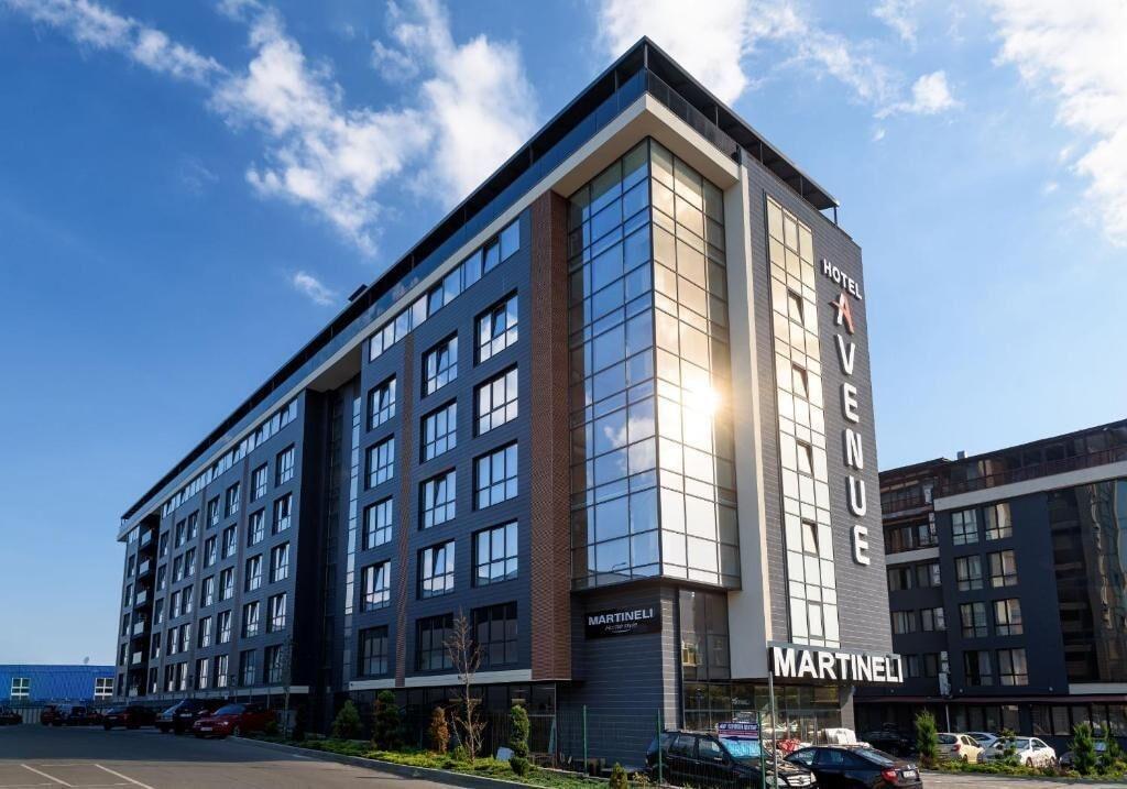 Varios Avenue Deluxe