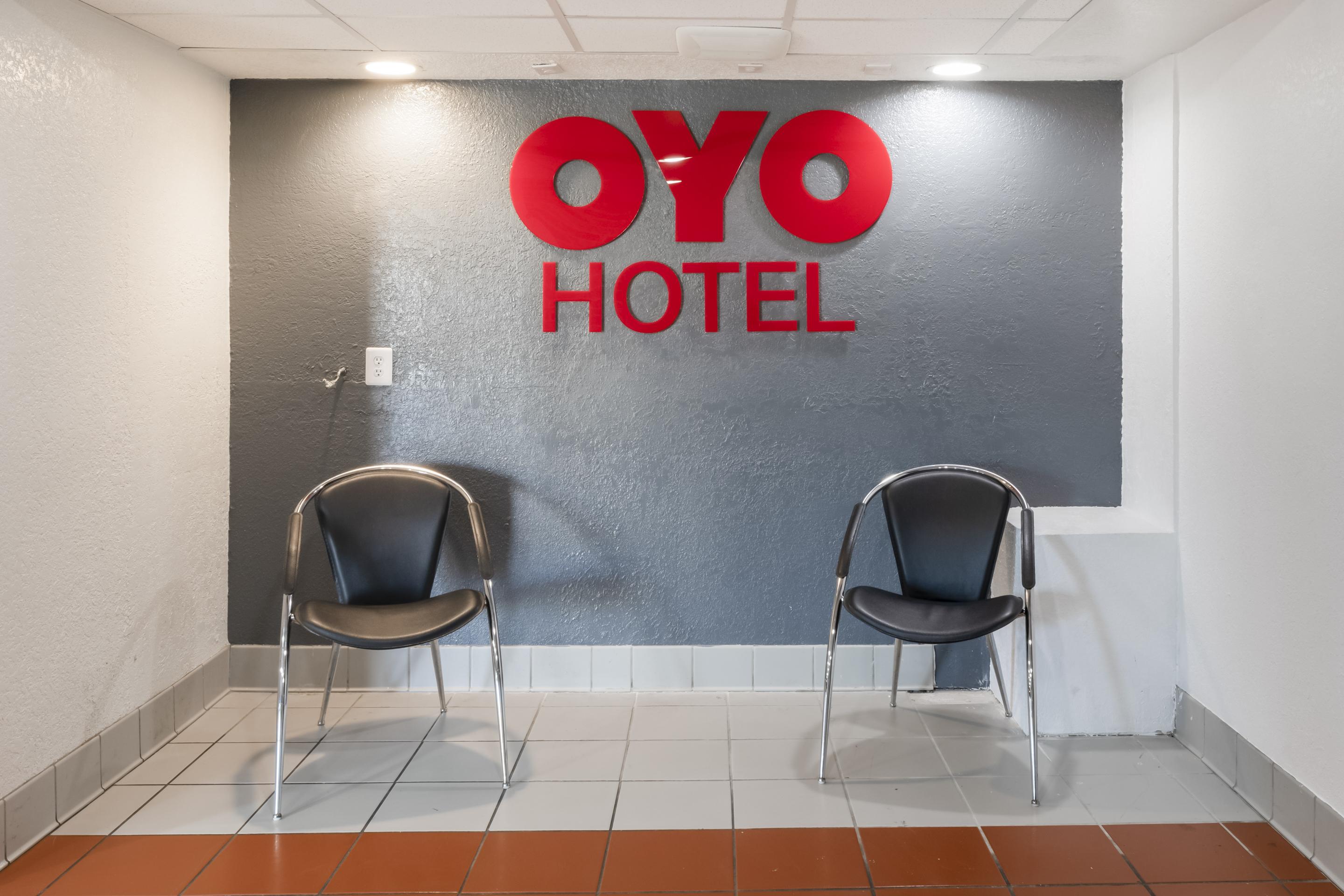 Vista Lobby OYO Hotel Houston Katy Freeway