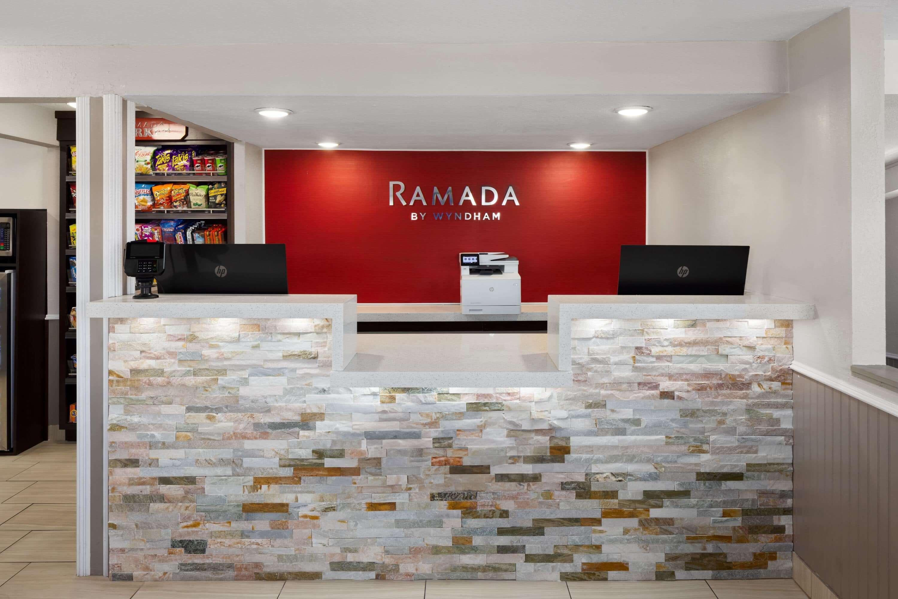 Vista Lobby Ramada by Wyndham Medford Airport North