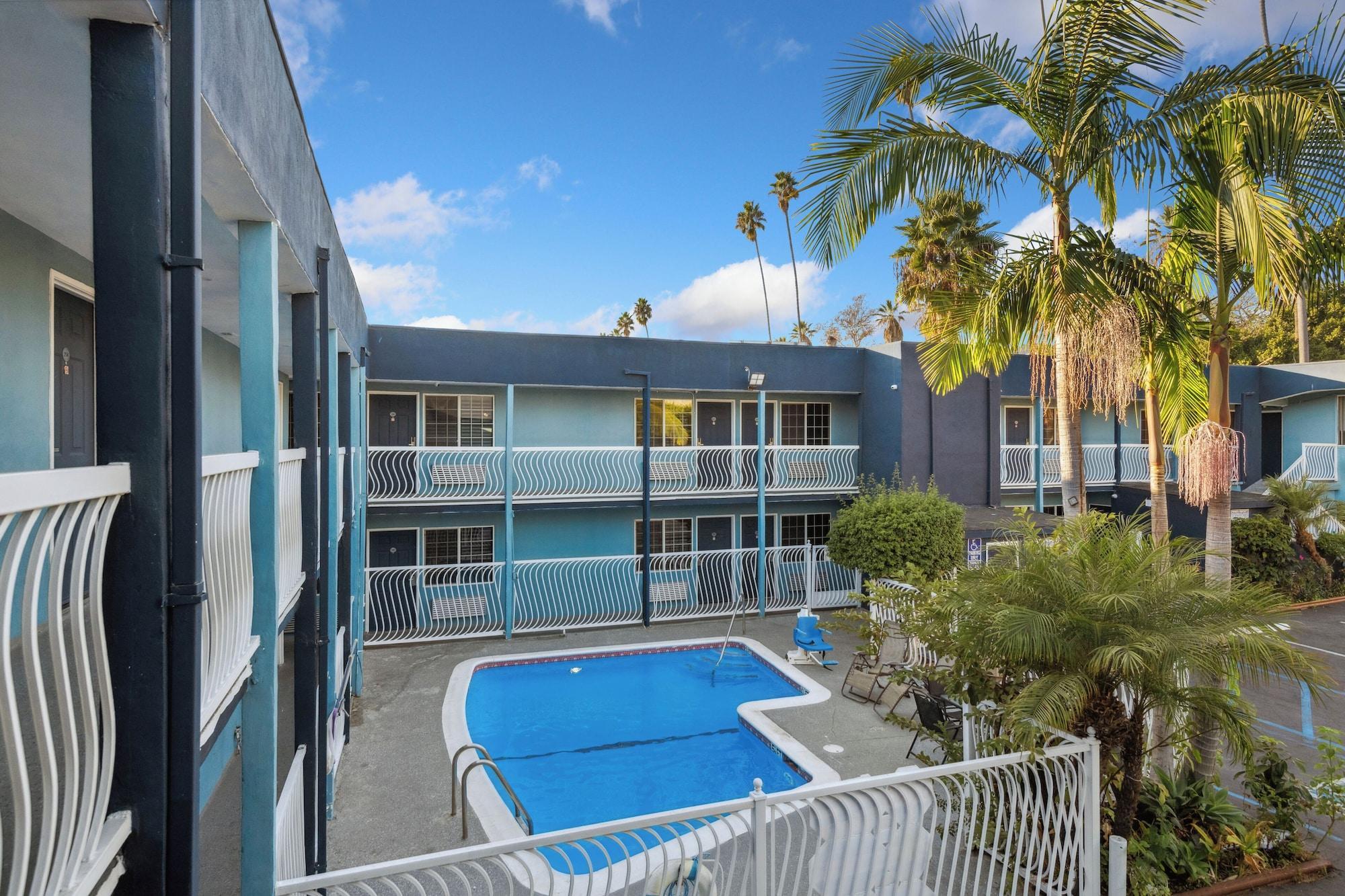 Vista Exterior Hotel H-Wood