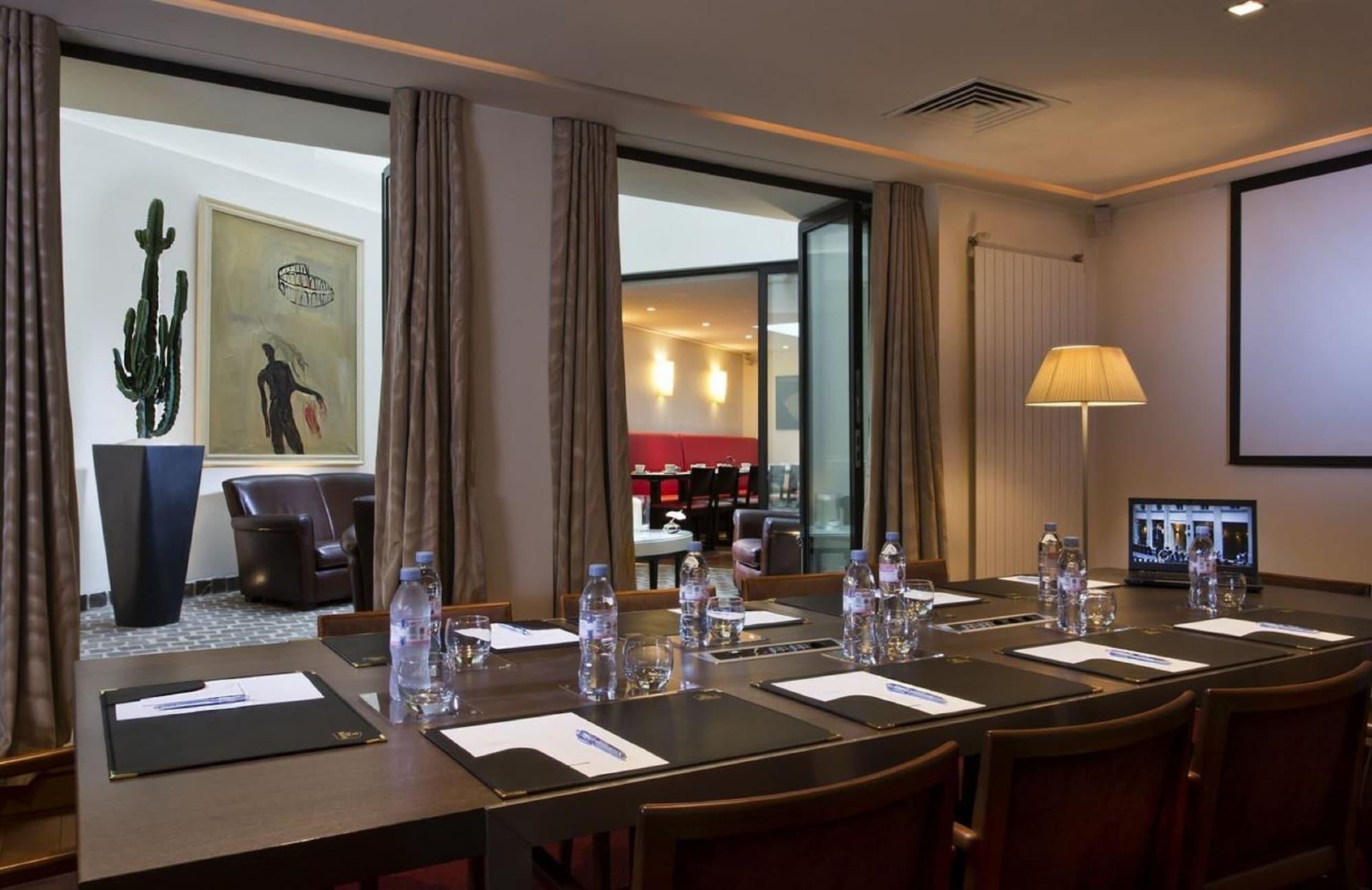 Sala de Reuniones Hotel Le Colisee