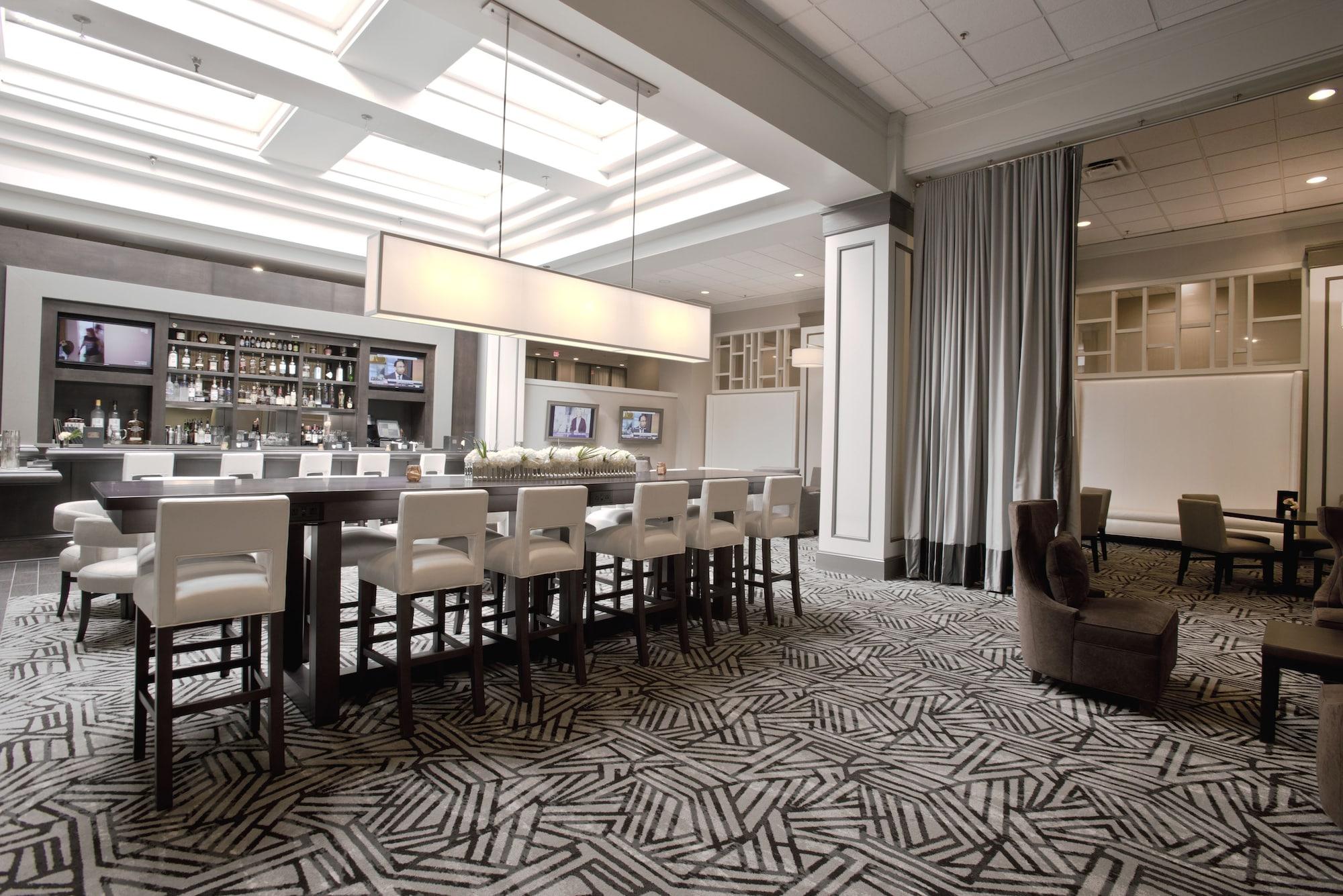 Bar/Salón Crowne Plaza Hotel Greenville-I-385-Roper Mtn Rd by IHG
