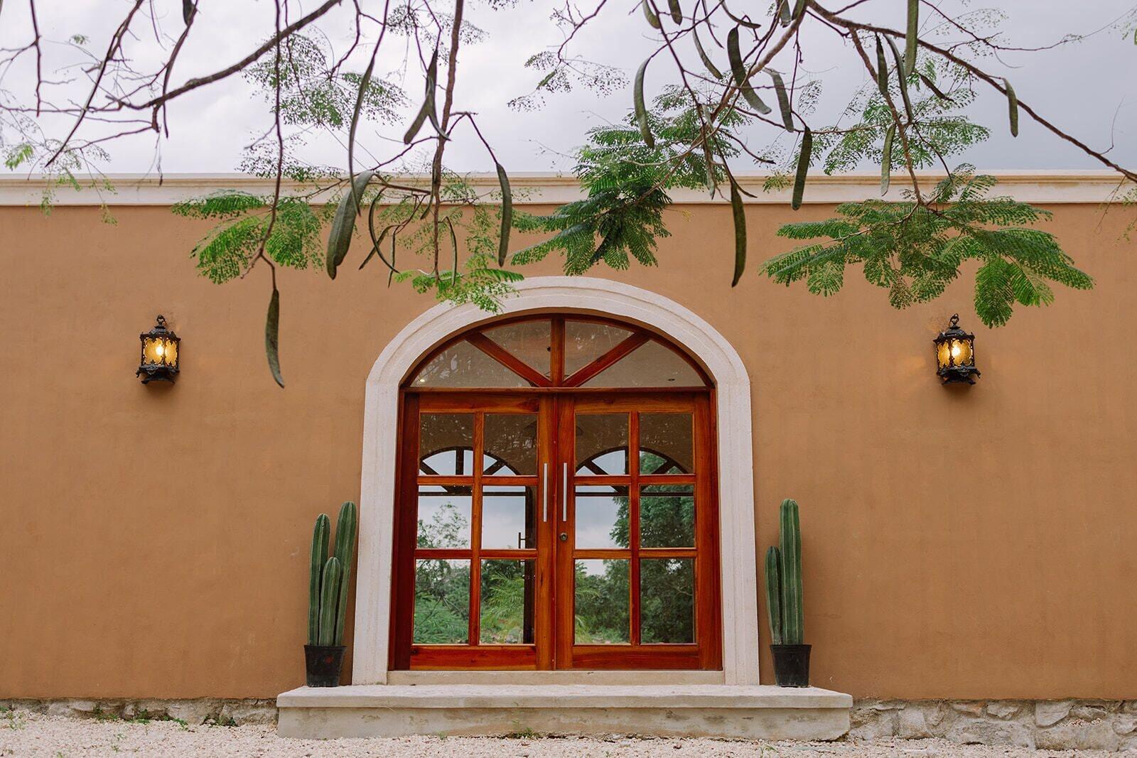 Varios Quietud Hotel