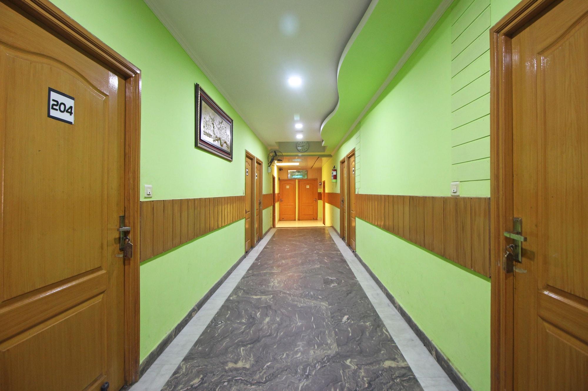 Vista Lobby OYO 7147 Hotel Madhur Regency