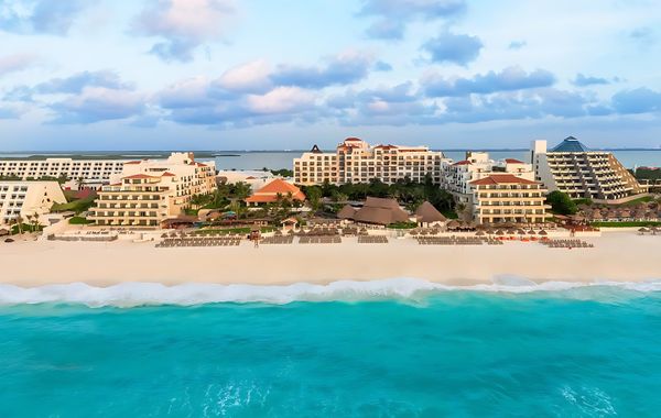 Fiesta Americana Condesa Cancún All Inclusive - Hoteles cerca de Playa Delfines en Cancún