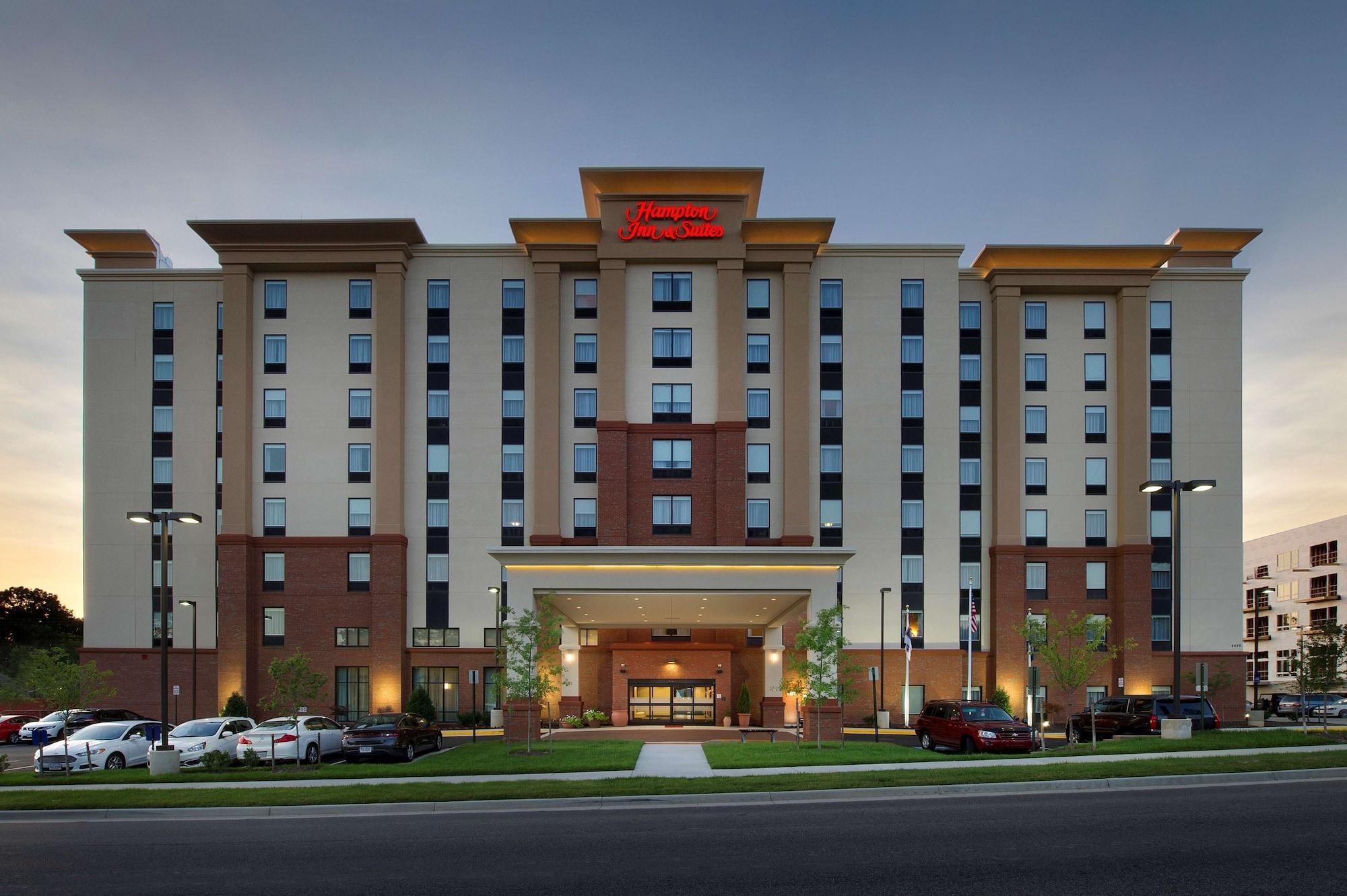 Vista Exterior Hampton Inn & Suites Falls Church