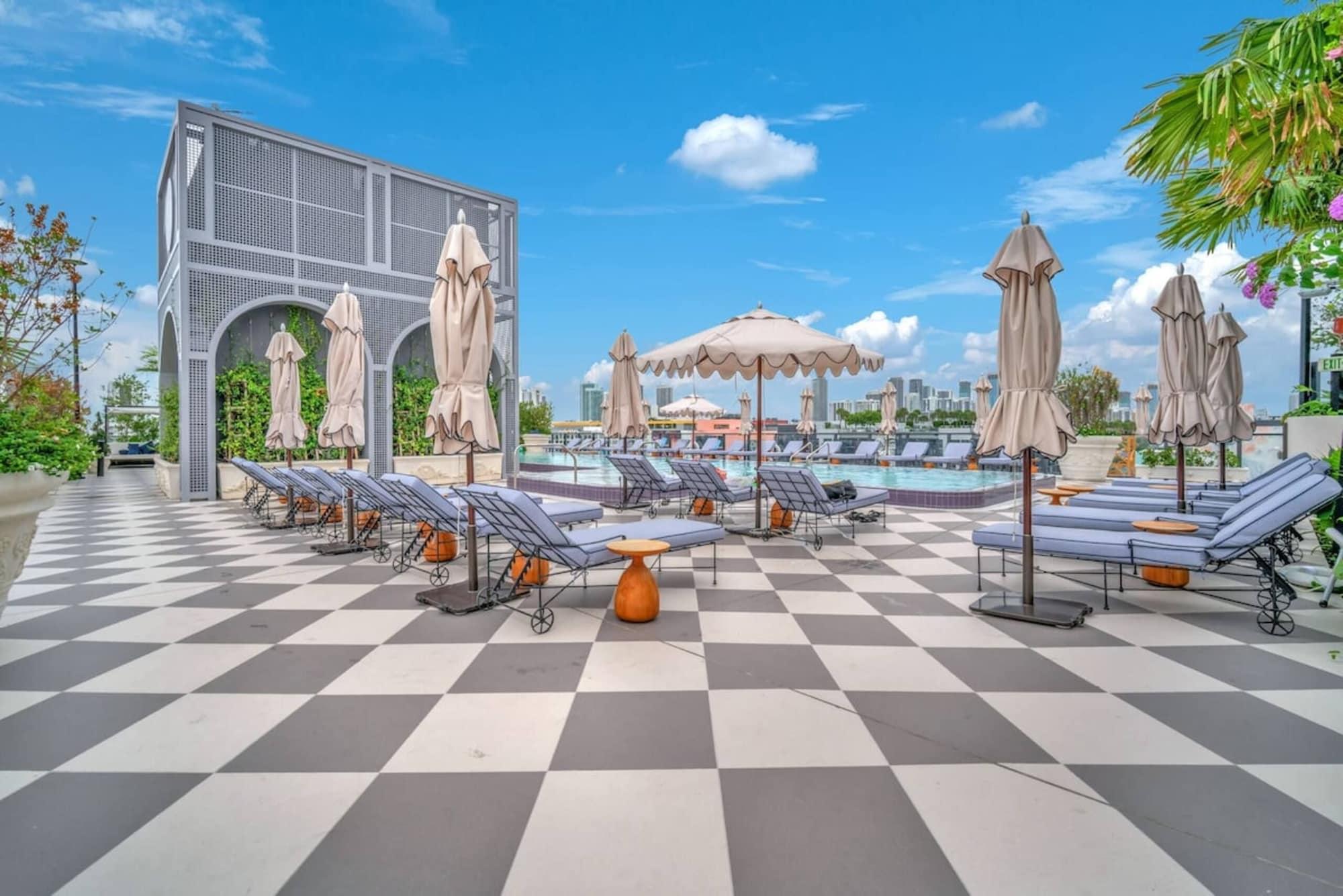 Vista Piscina NoMad Wynwood - Rooftop Pool - Gym
