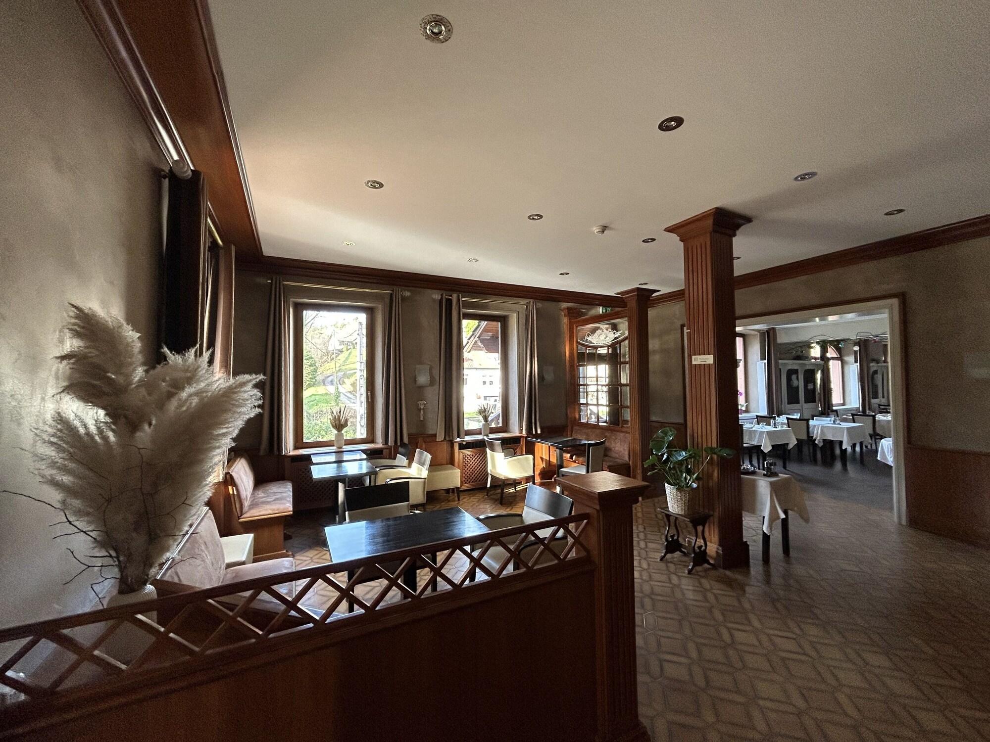 Bar/Salón Auberge des Mésanges