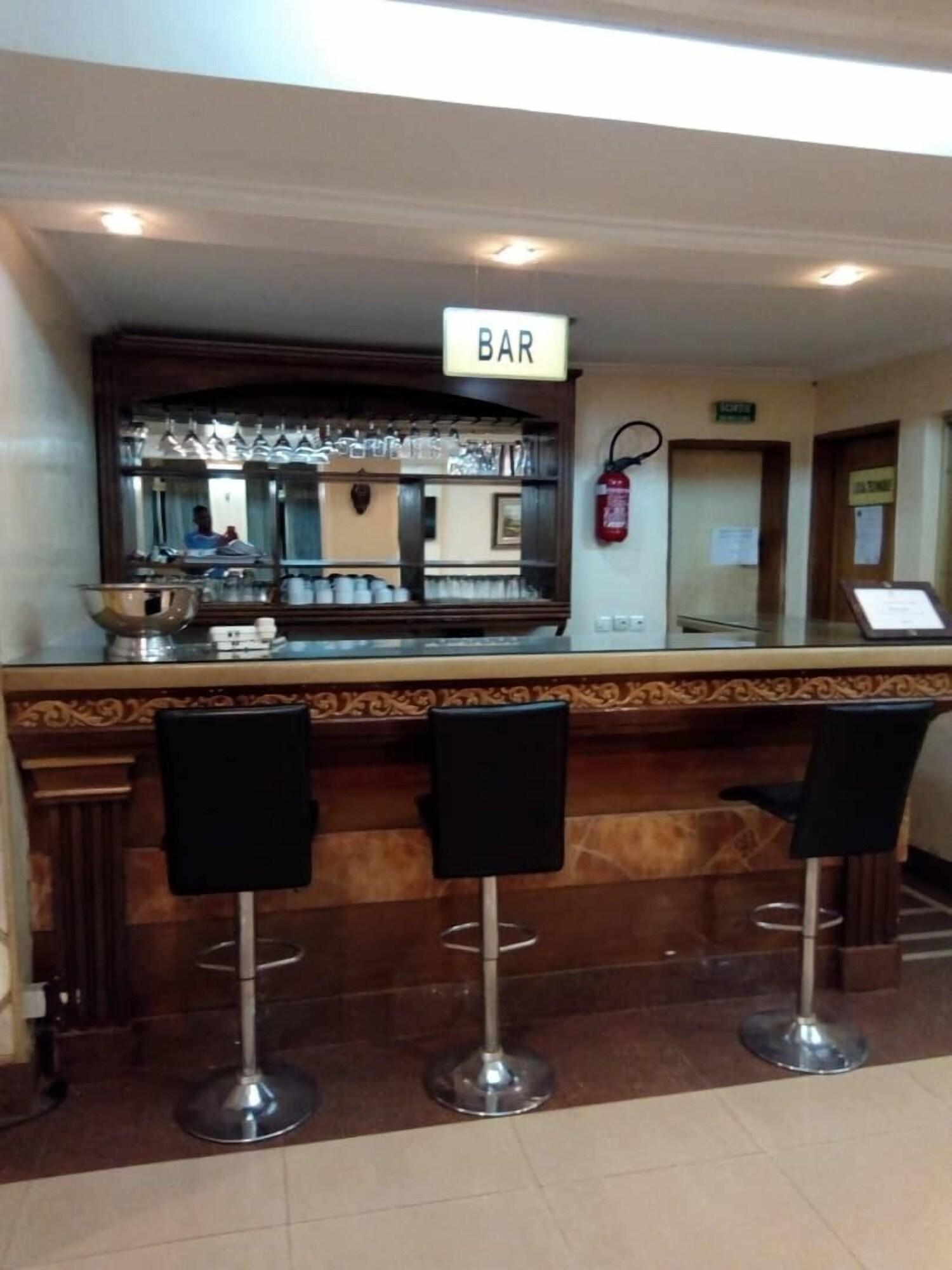 Bar/Salón Faso Hotel