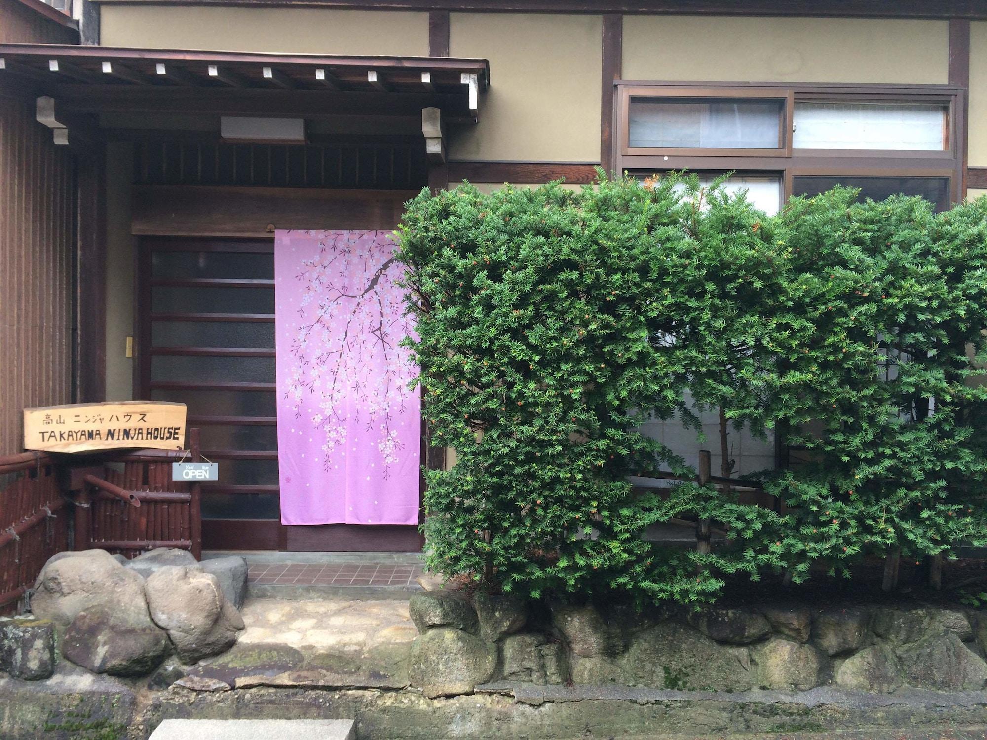 Vista Exterior Takayama Ninja House