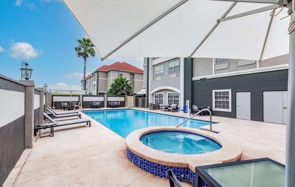 La Quinta Inn & Suites by Wyndham Pharr RGV Medical Center