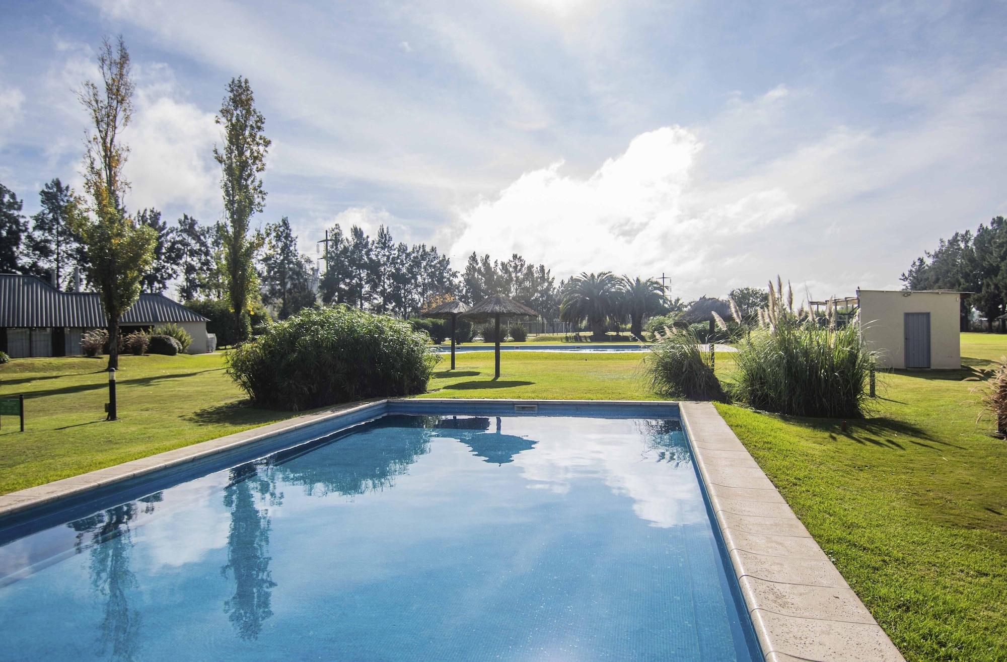 Vista Piscina Wyndham Garden Campana