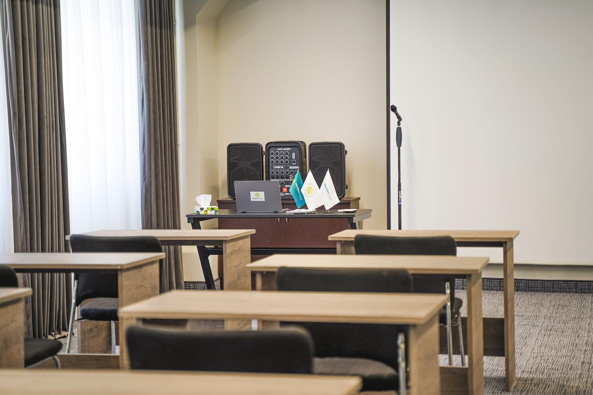Sala de Reuniones Median Hotel City Center Yerevan