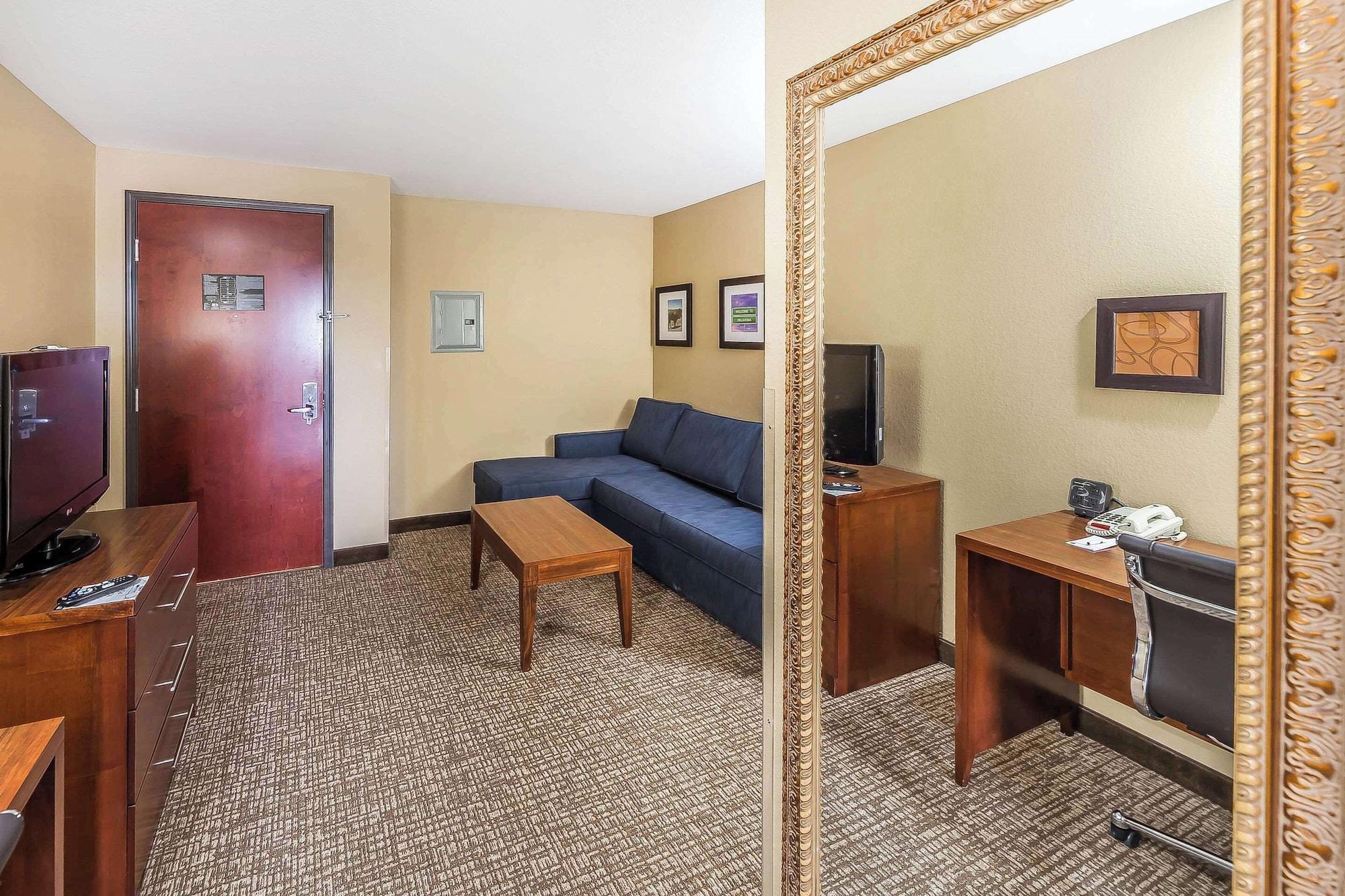 Habitación Comfort Suites Yukon - SW Oklahoma City