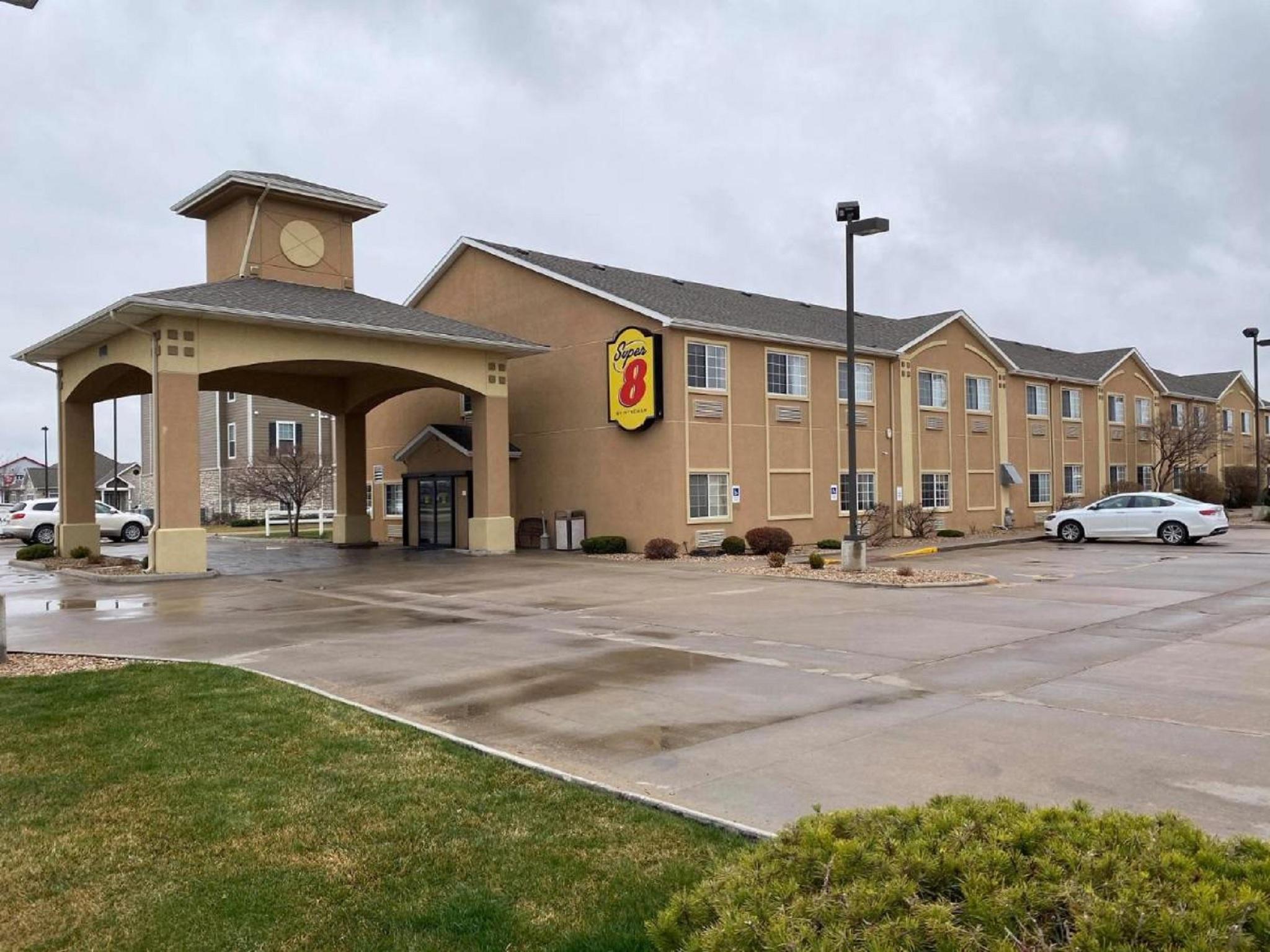 Vista Exterior Super 8 by Wyndham Great Bend