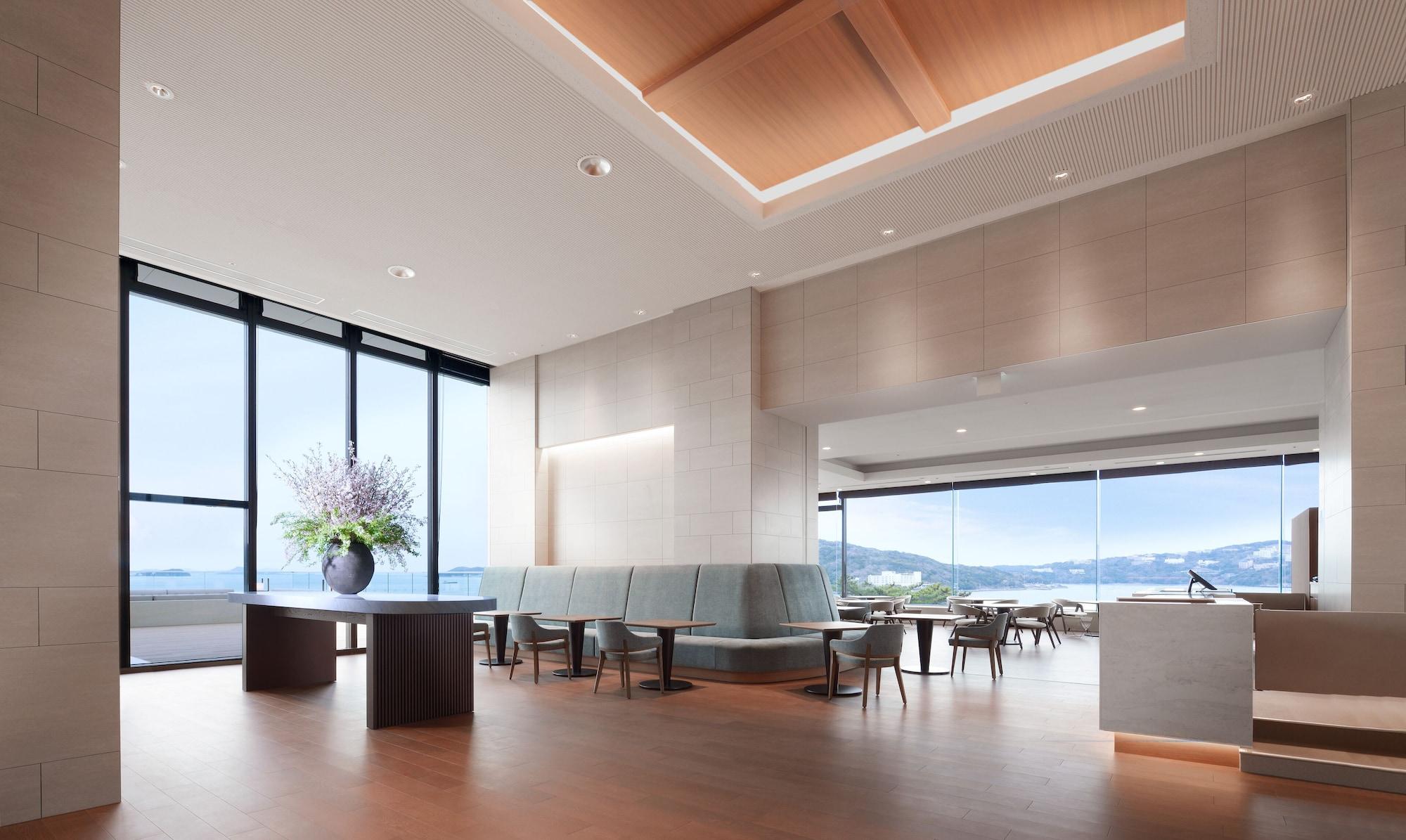 Vista Lobby Toba Hotel International
