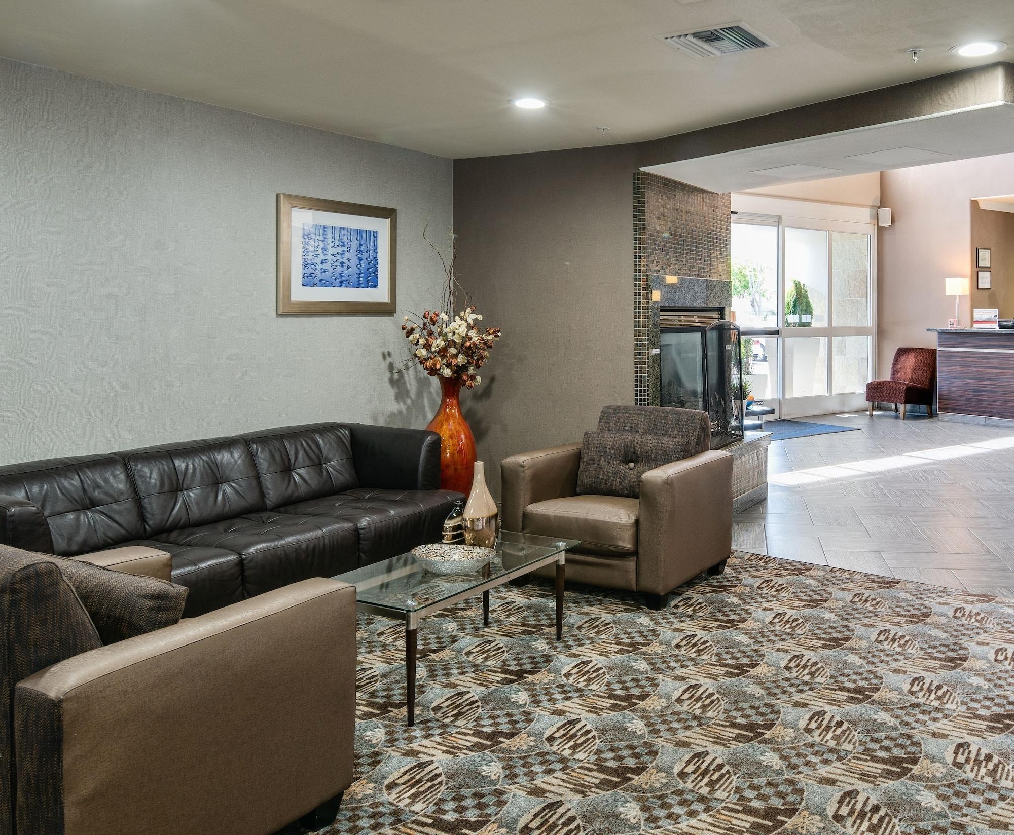 Vista Lobby Holiday Inn Express & Suites Santa Clara by IHG