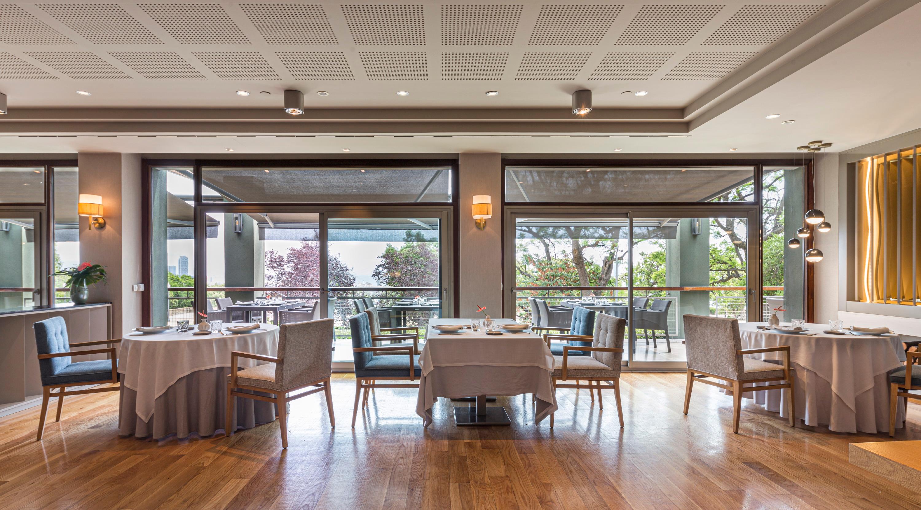 Restaurant Hotel Miramar Barcelona GL - LVX Preferred Hotels &amp; Resorts - Newly Renovated