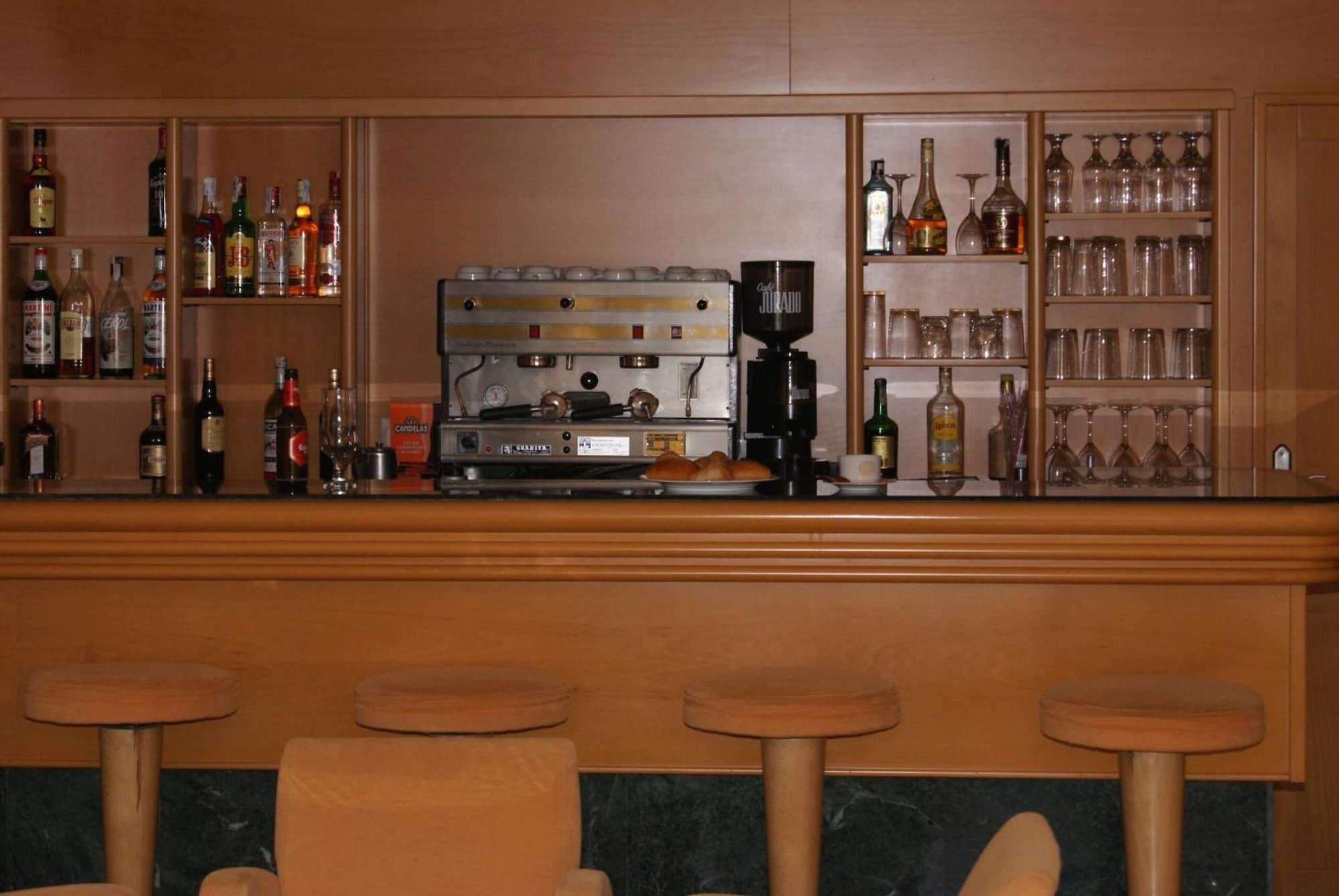 Bar/Salón Hotel Rosabel