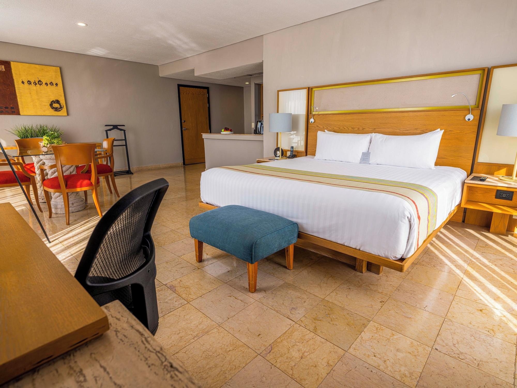 Habitación Galería Plaza Veracruz by Brisas