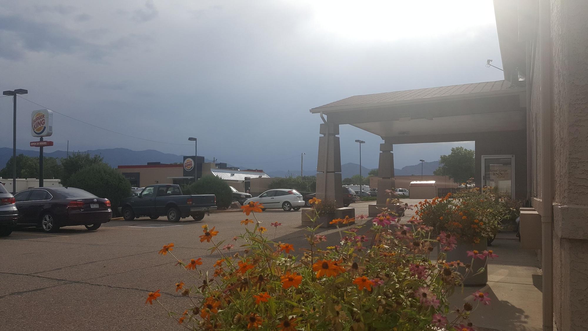 Vista Exterior Budget Host Royal Gorge Inn