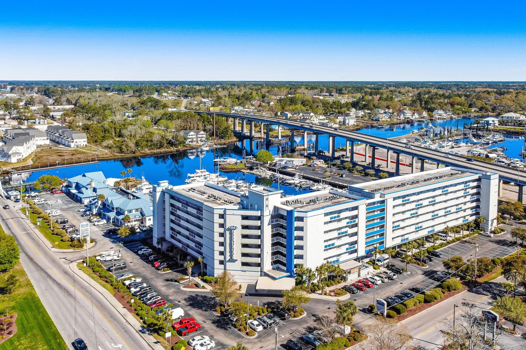Varios Harbourgate Marina Club
