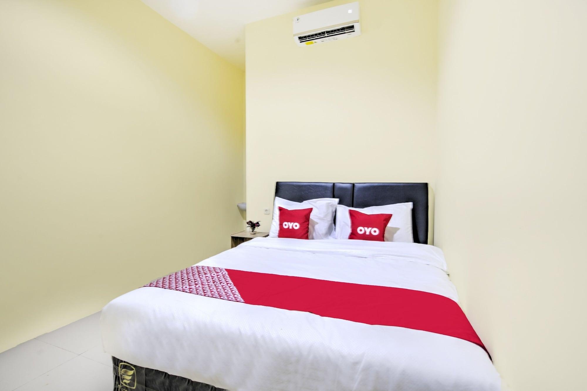 Varios Super OYO 2509 Hotel Tebel 19
