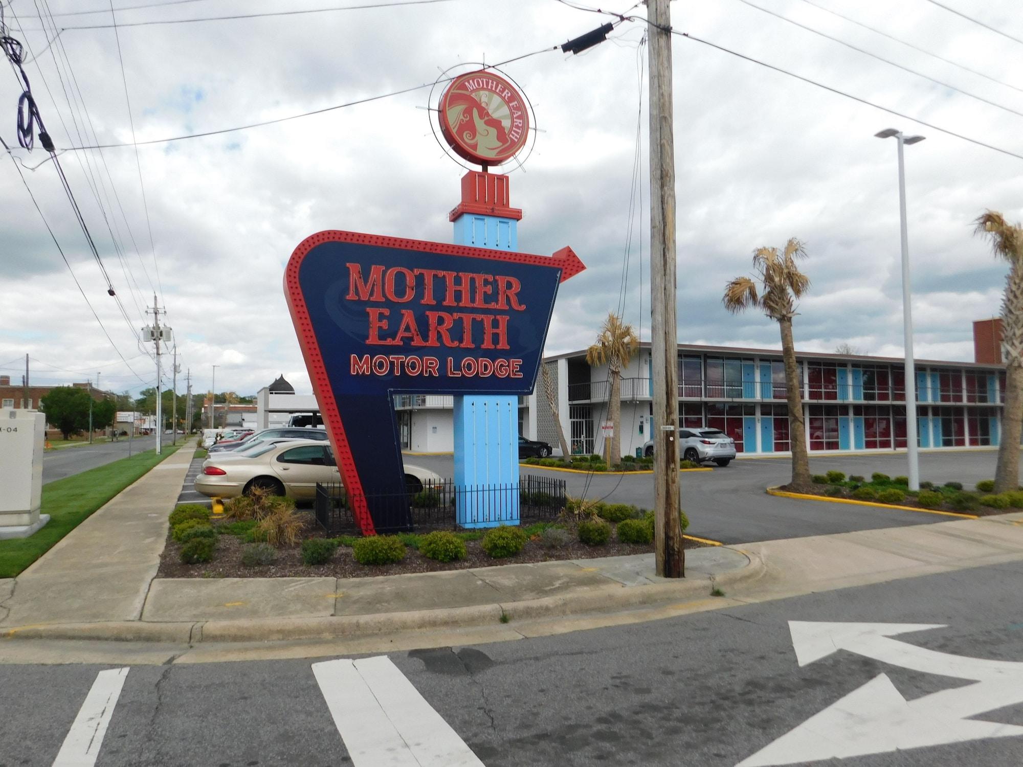 Vista Exterior Mother Earth Motor Lodge