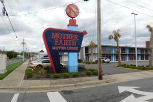 Alojamiento - Mother Earth Motor Lodge