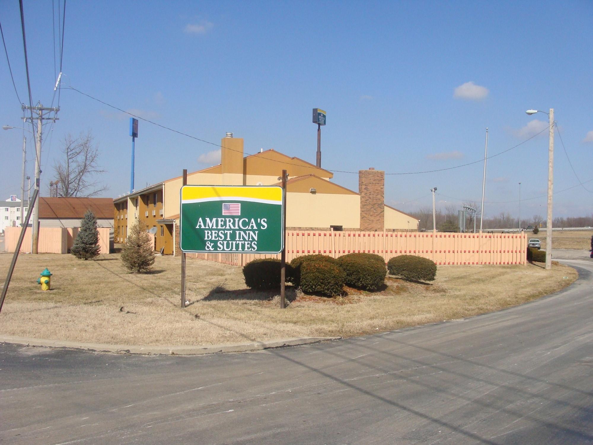 Vista Exterior Days Inn & Suites by Wyndham Caseyville