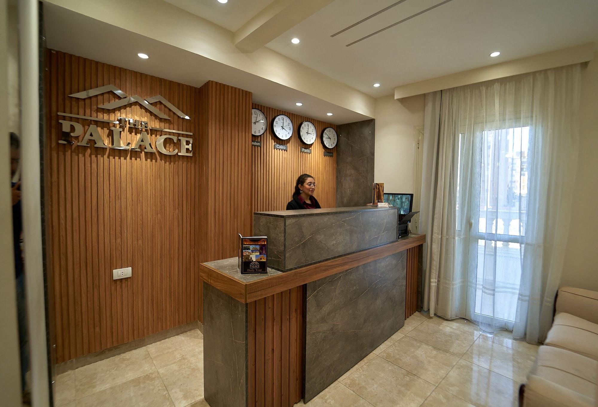 Vista Lobby The Palace Pyramids inn