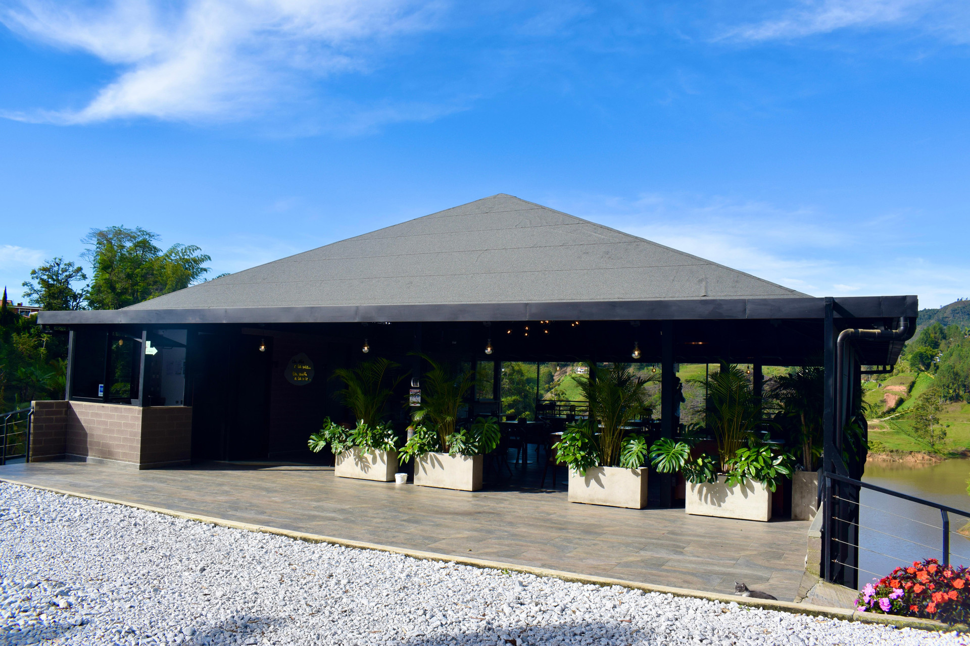 Vista Exterior Rooca Hotel
