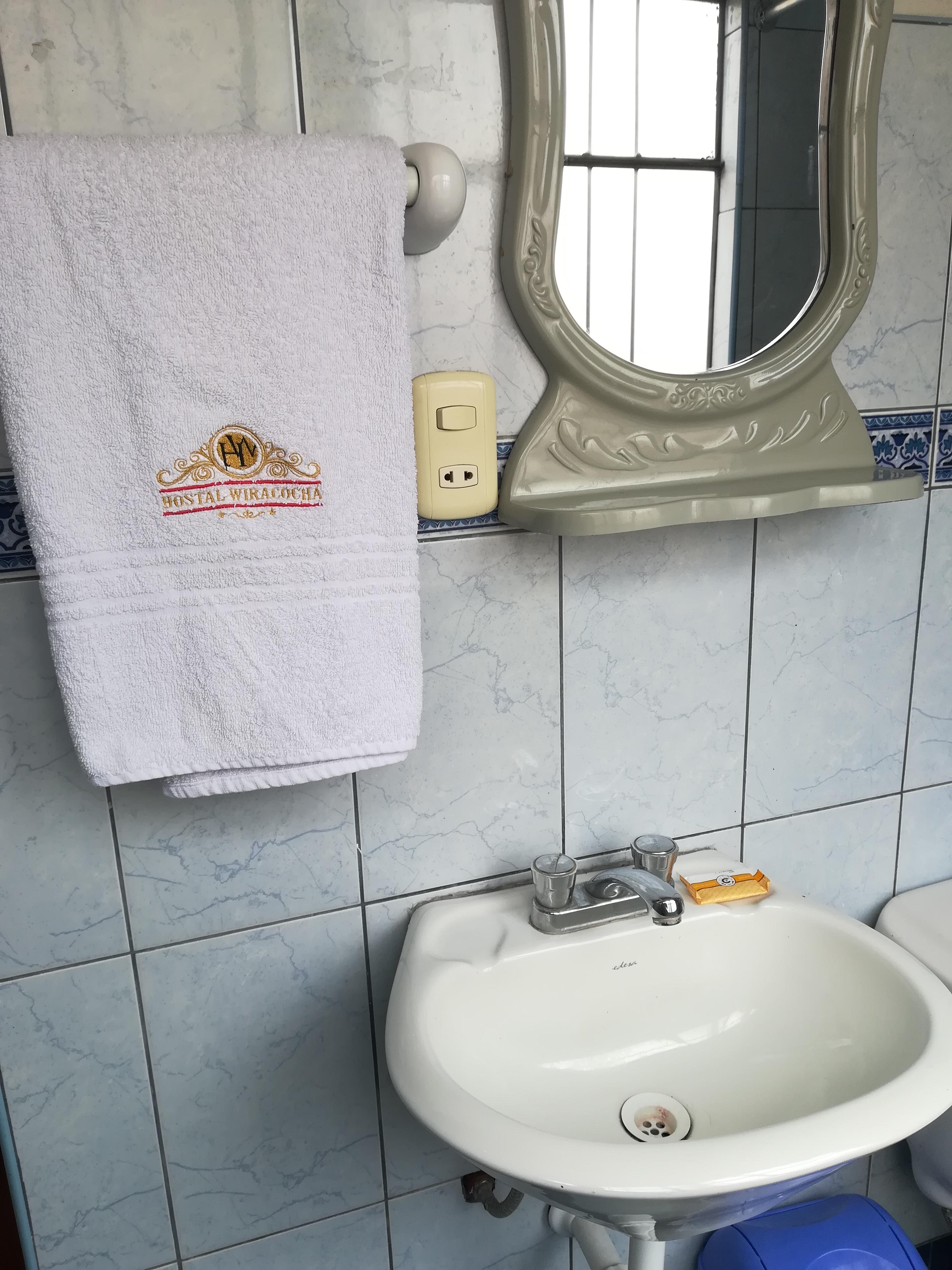 Equipamiento de Habitación HOSTAL WIRACOCHA