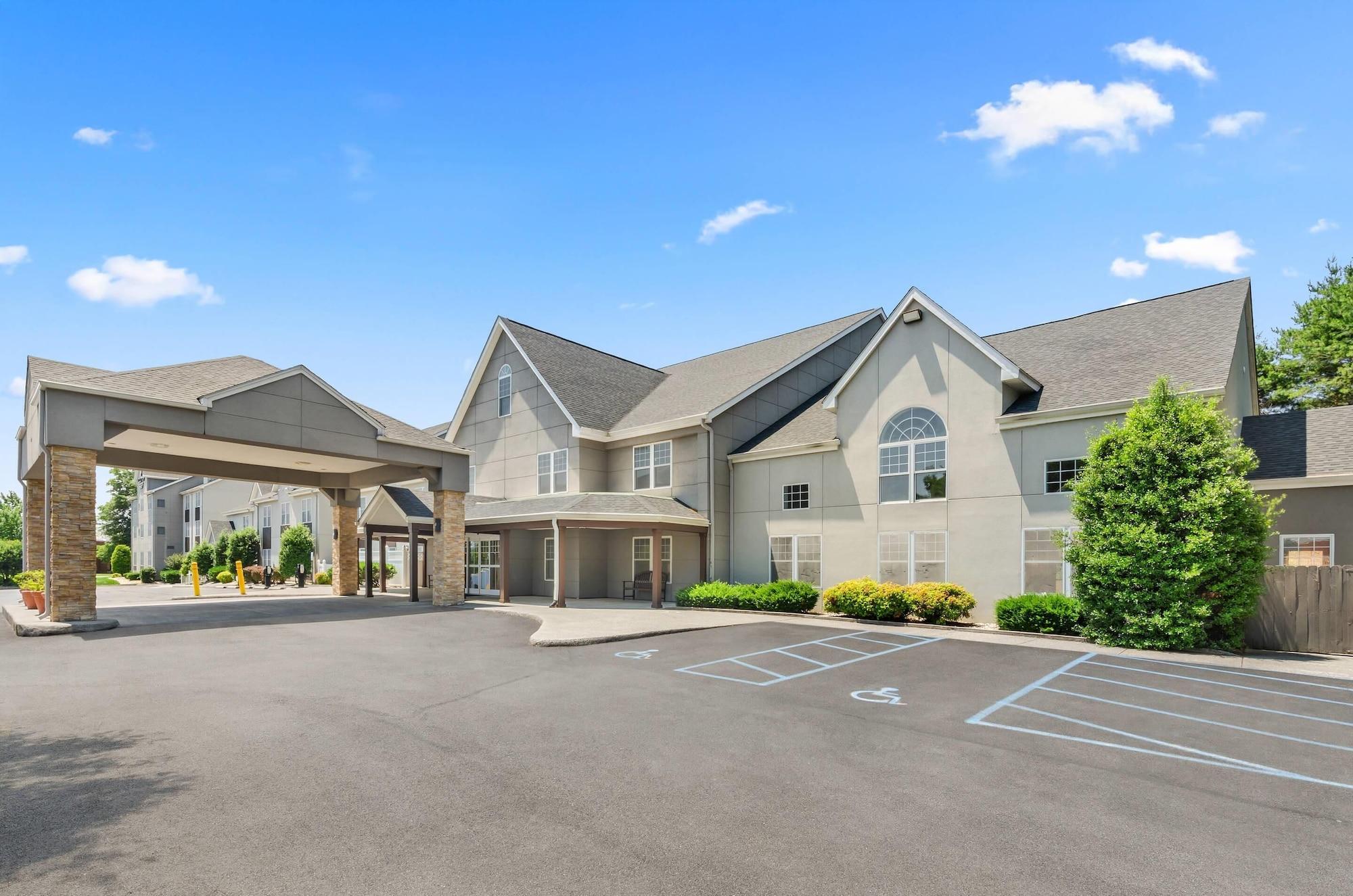 Vista Exterior Country Inn & Suites by Radisson, Roanoke, VA