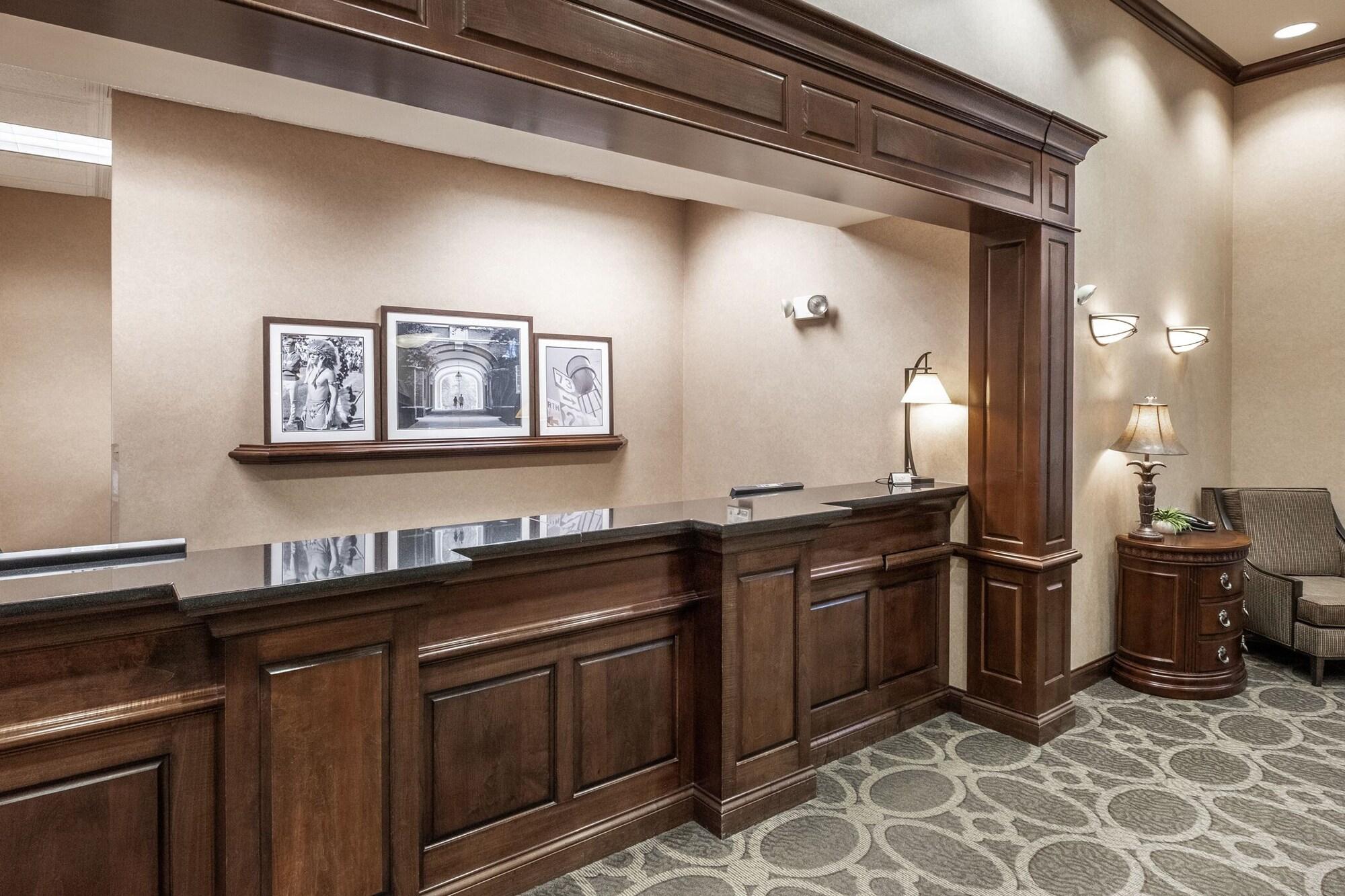 Vista Lobby The Elms Hotel