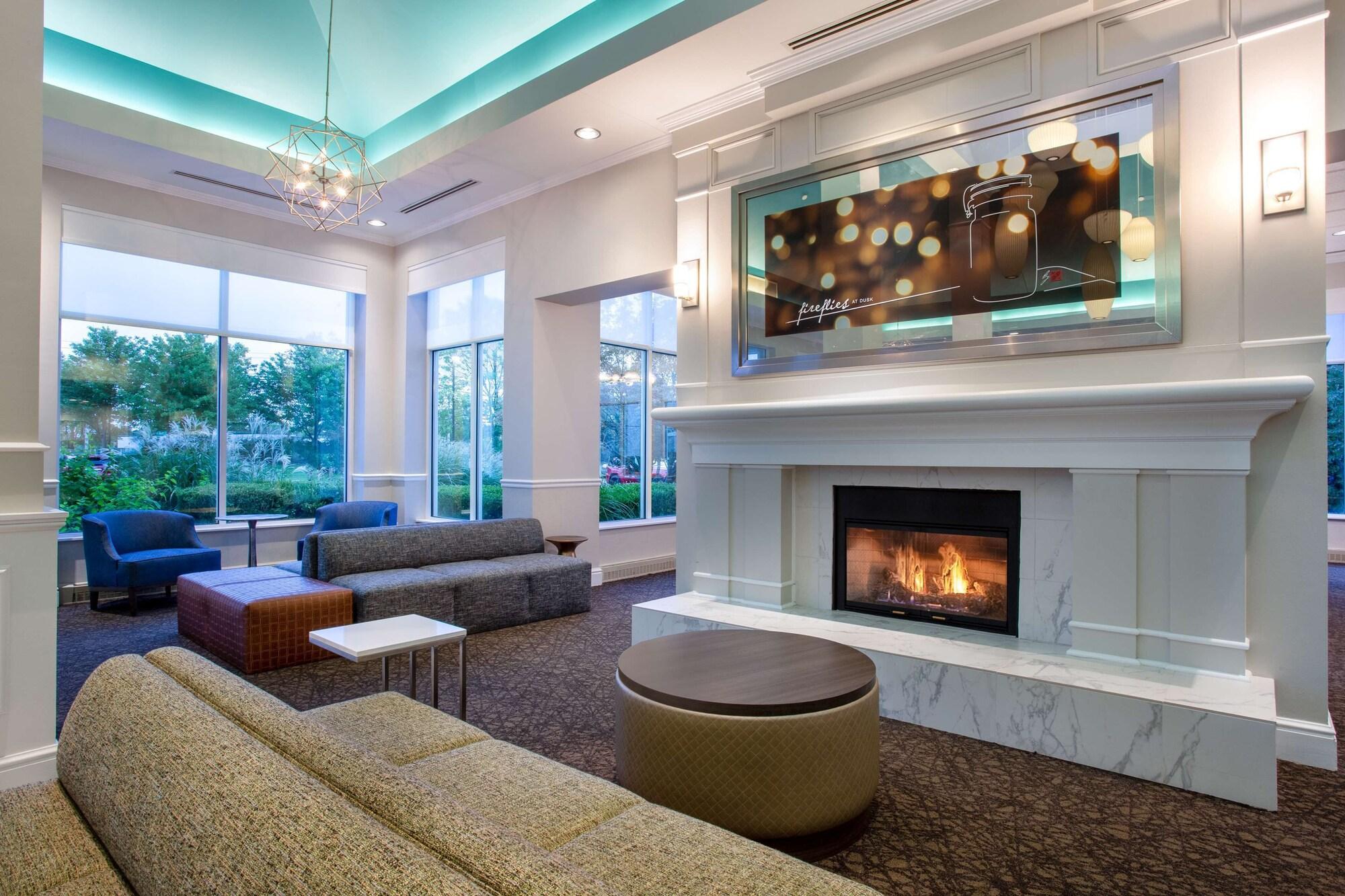 Vista Lobby Hilton Garden Inn Islip/MacArthur Airport