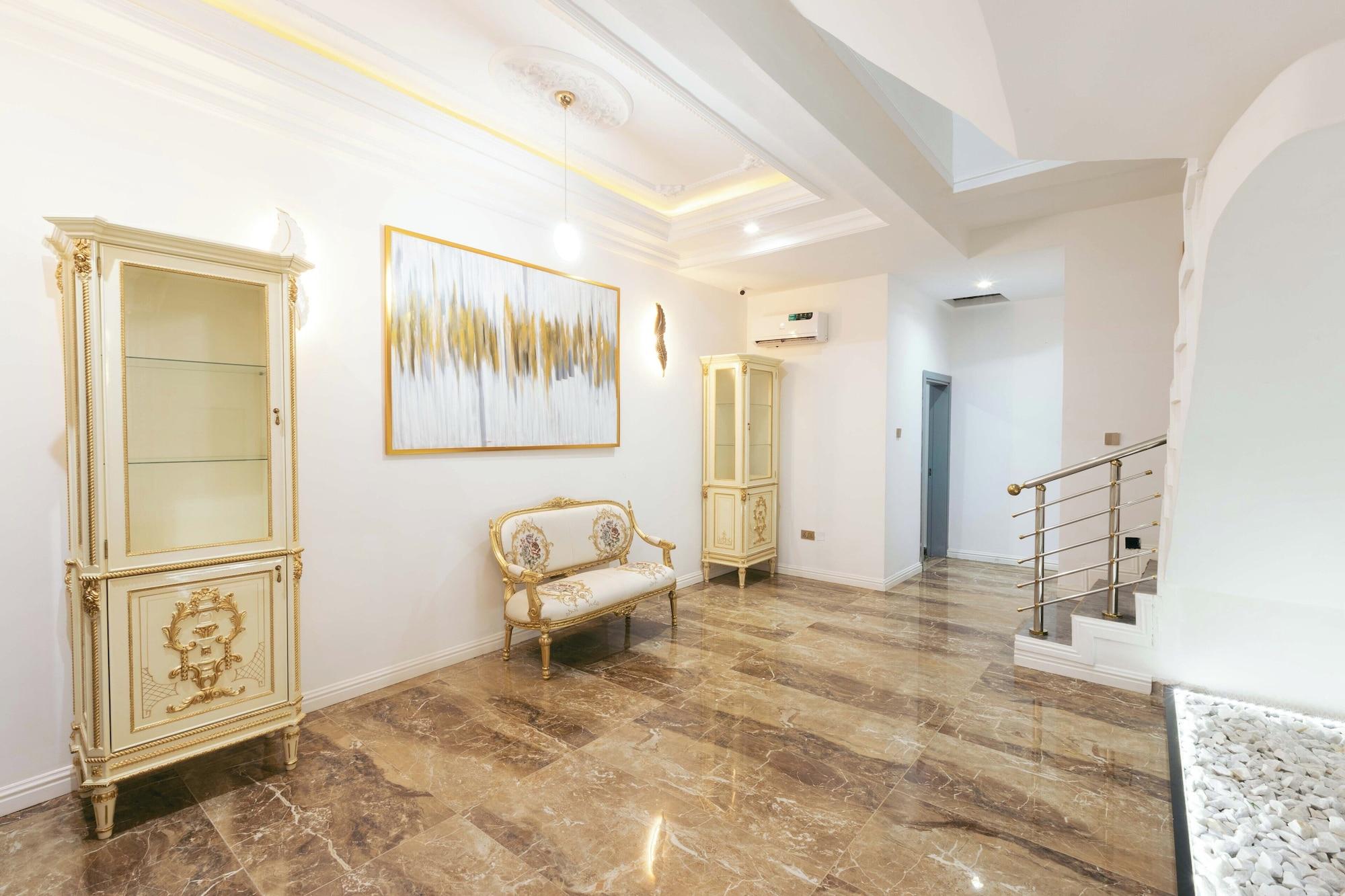 Varios Phoenix Luxury Apartments