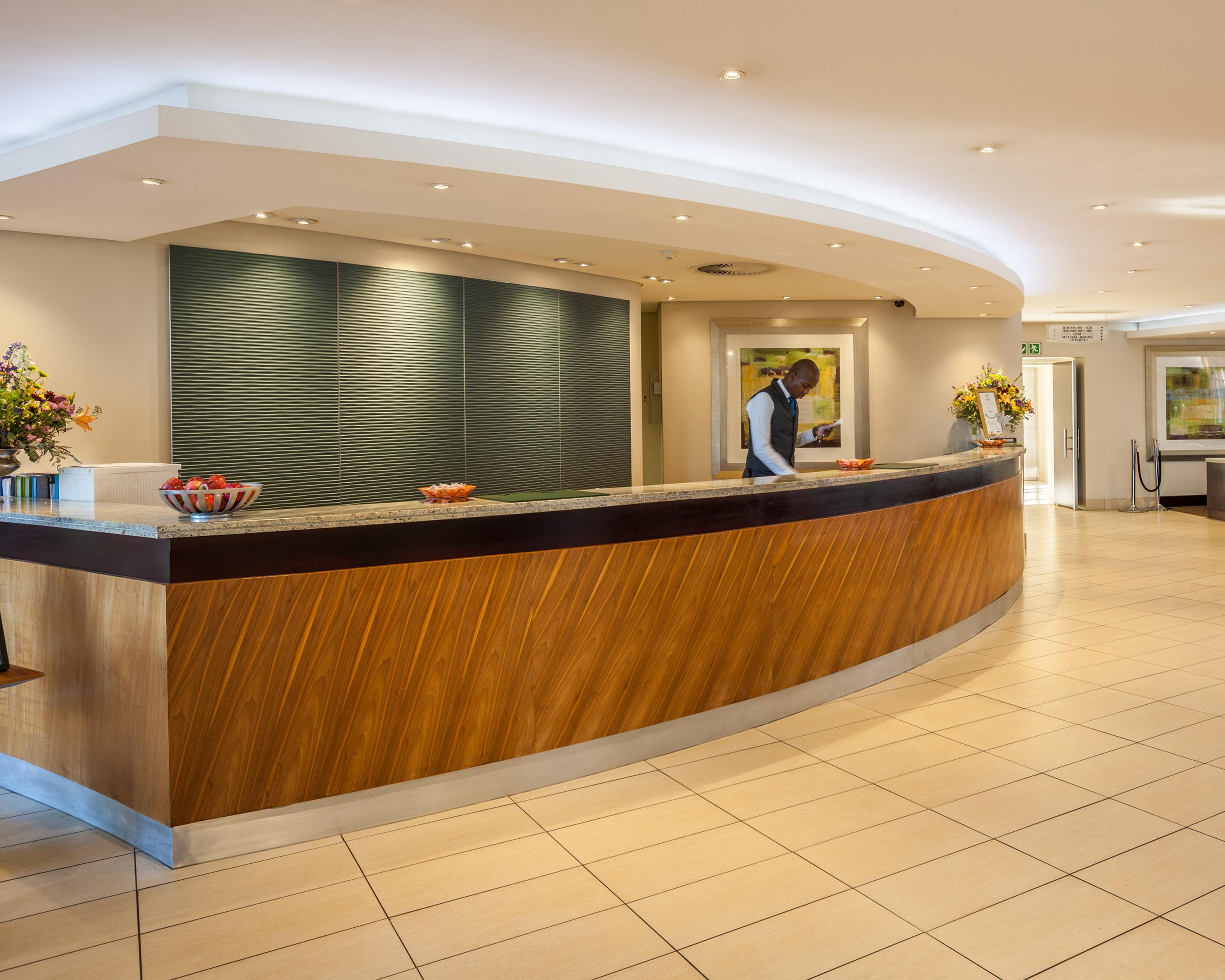 Vista Lobby City Lodge Hotel Lynnwood