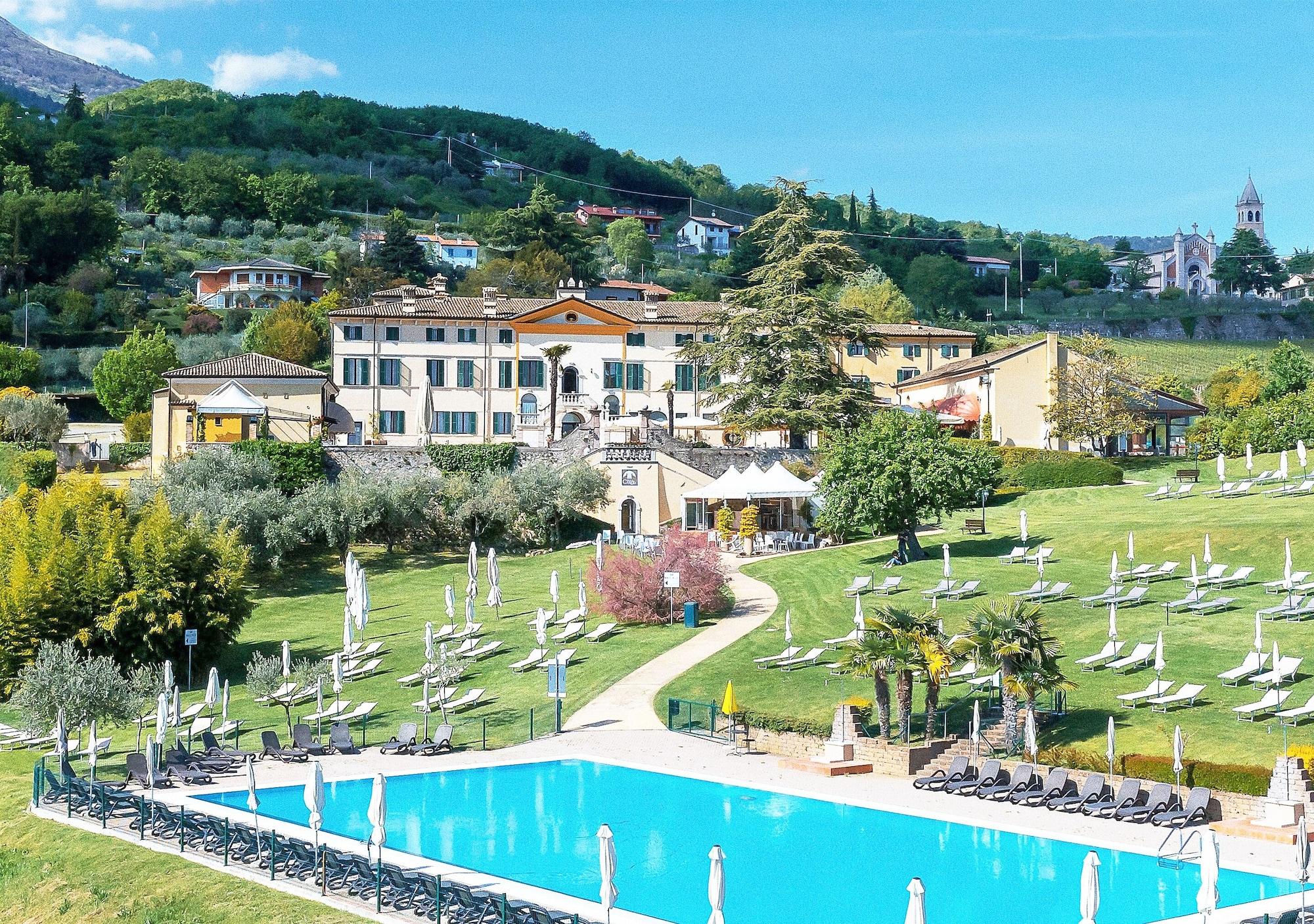 Varios Hotel Villa Cariola