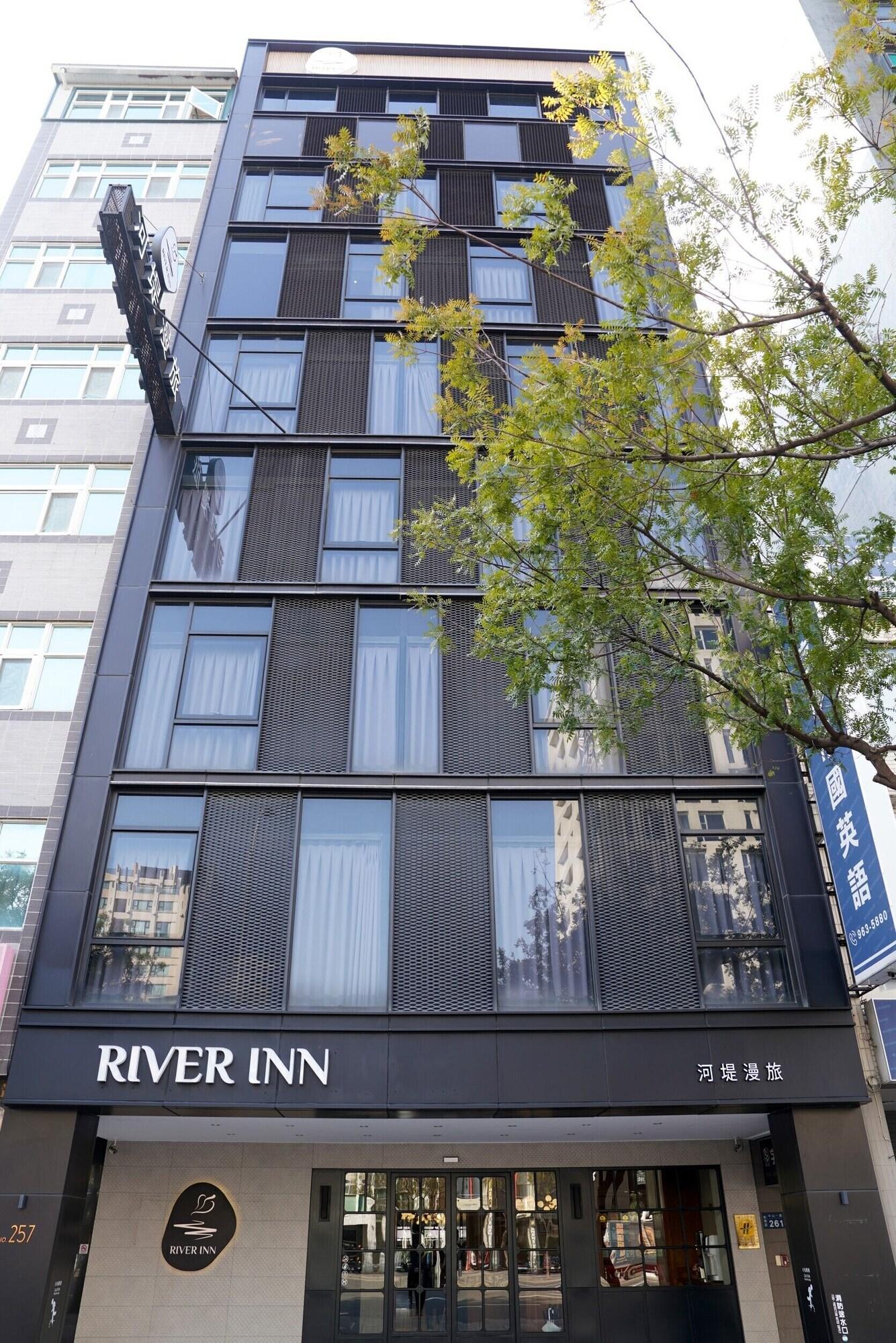 Vista Exterior River inn Station