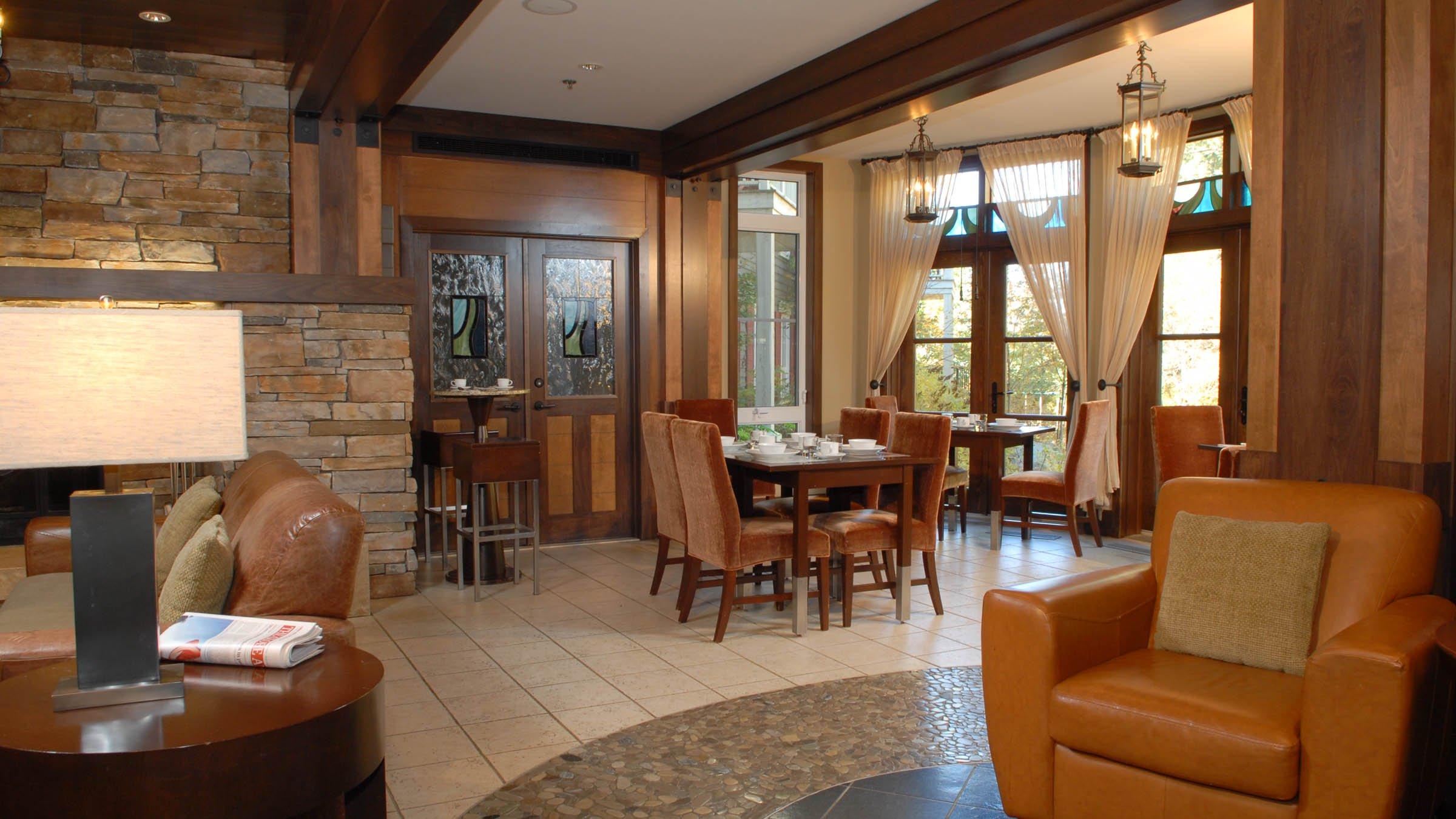 Vista Lobby Ermitage du Lac - Les Suites Tremblant