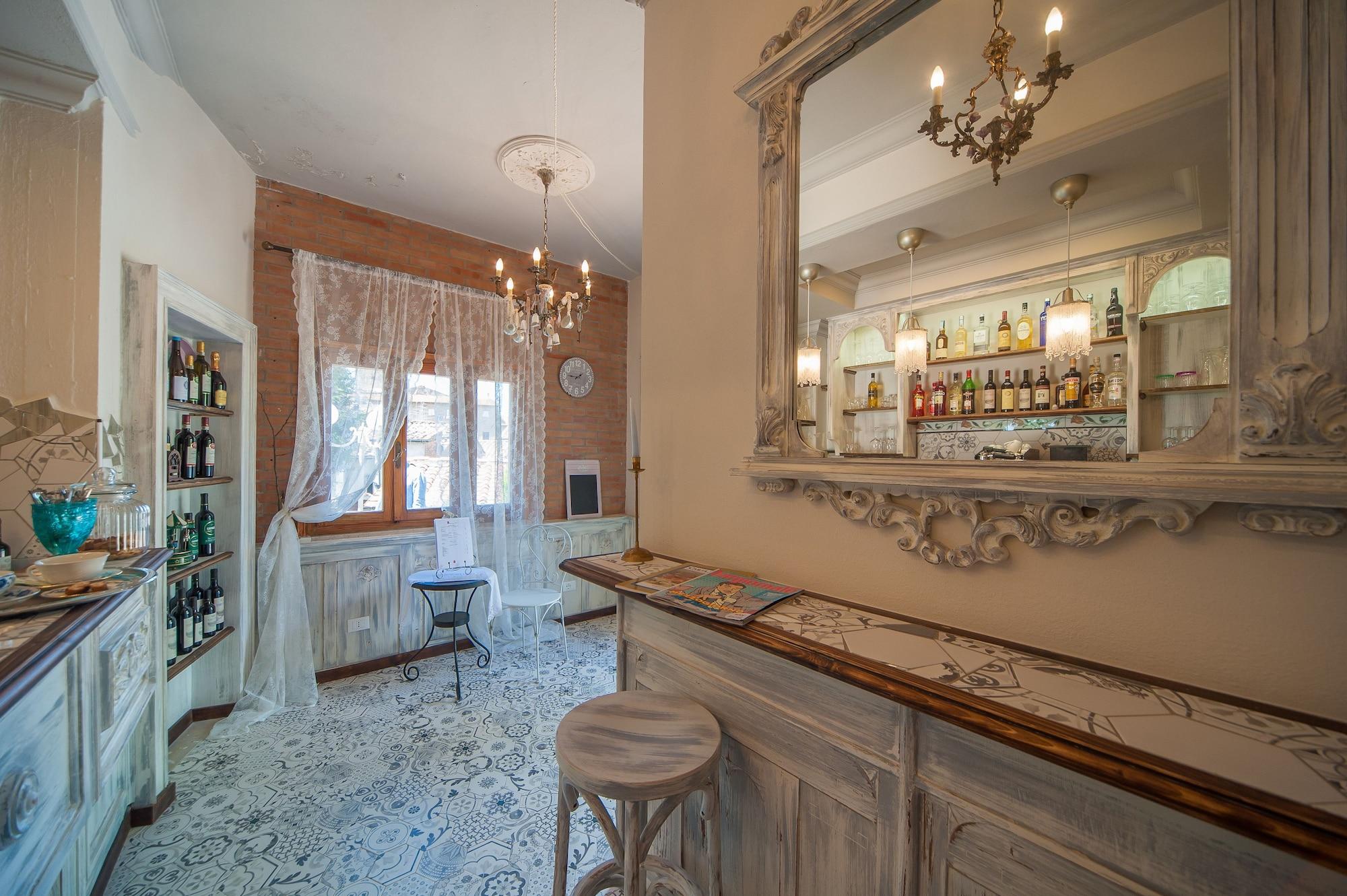 Bar/Salón Albergo Etruria