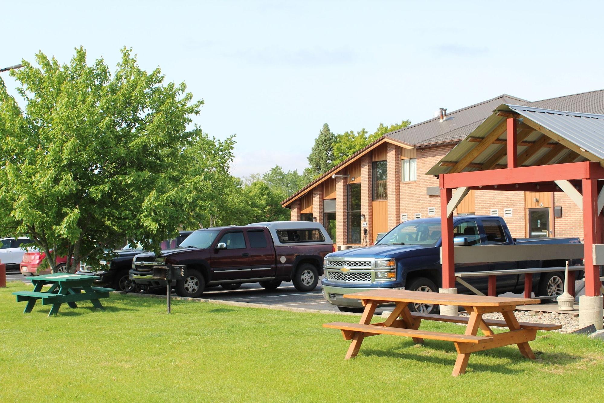 Comodidades del Alojamiento American Inn and Suites Ionia