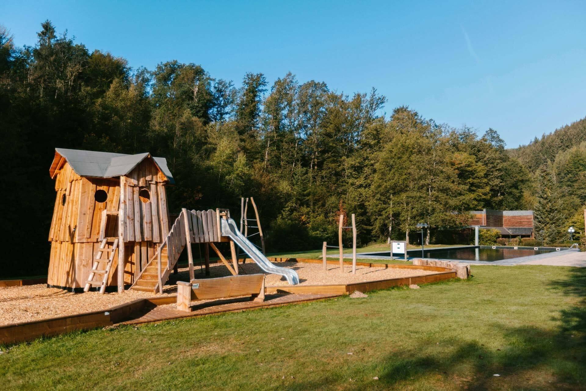 Instalaciones Recreativas Le Val d'Arimont Hotel