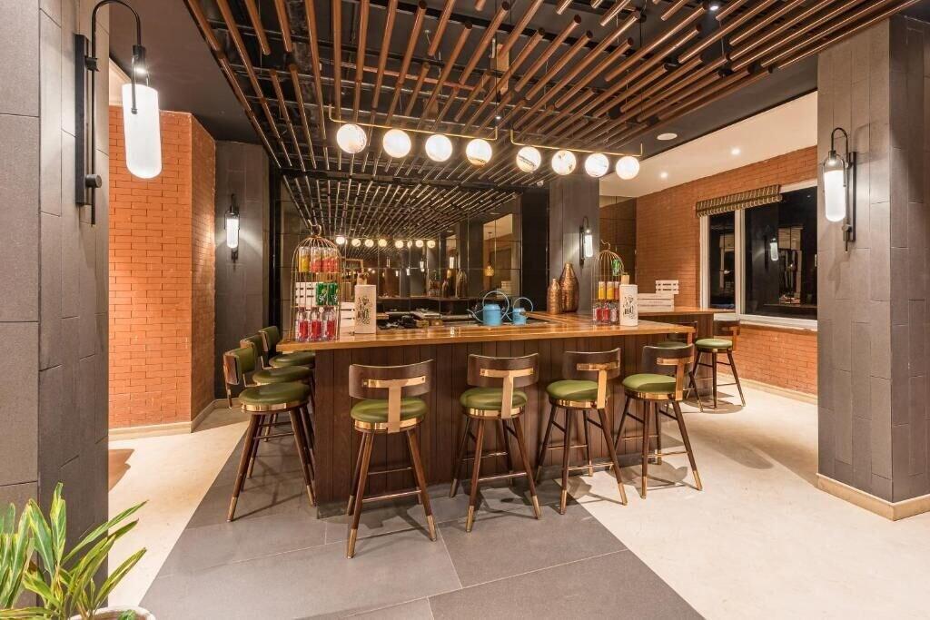 Bar/Salón Udaan Himalayan Suites and Spa