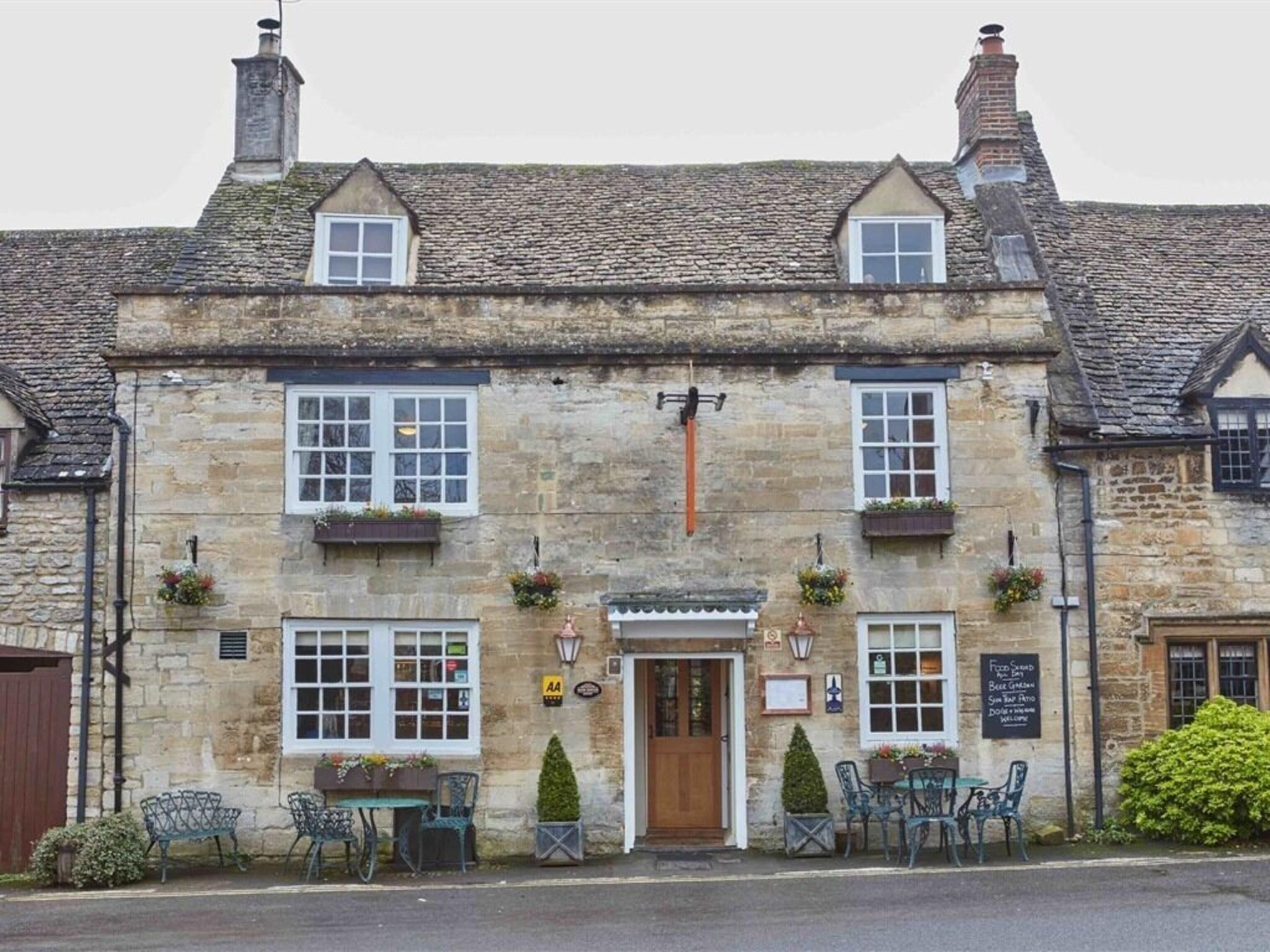 Vista Exterior The Angel at Burford