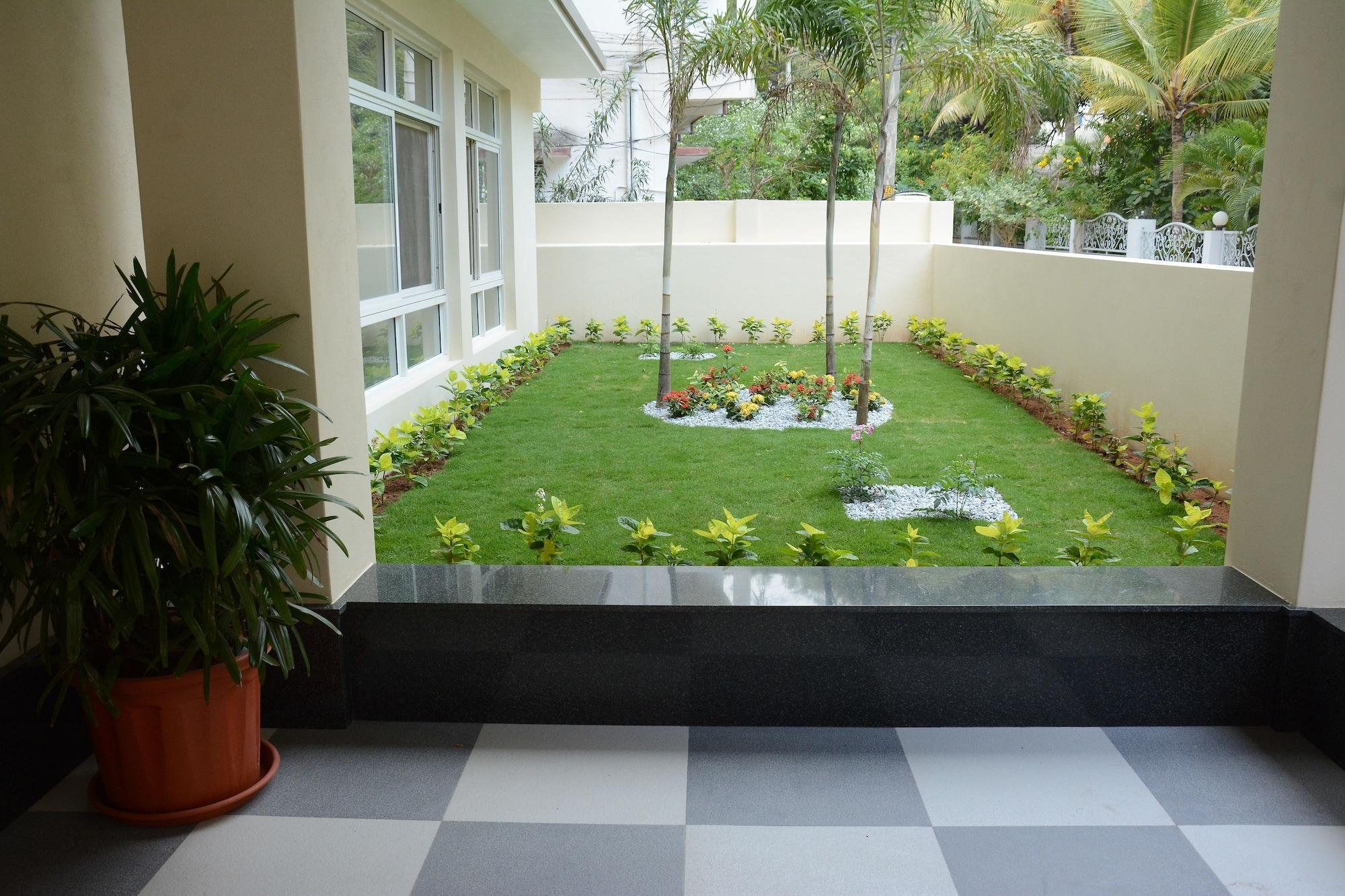 Vista Lobby Sree Parthi Hotel